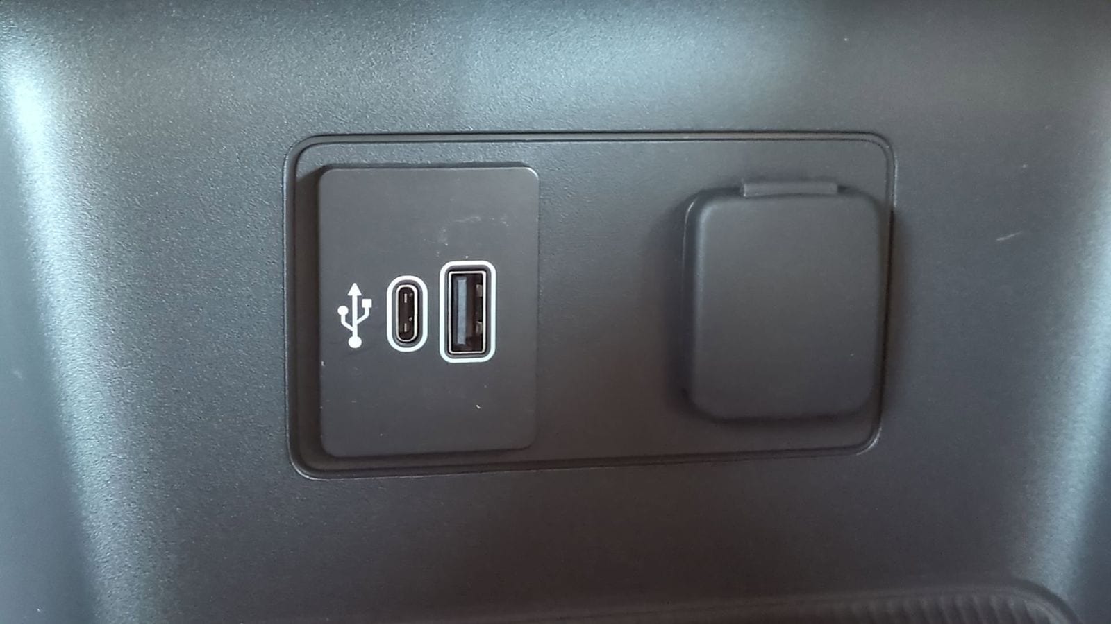 Thumbnail: 2026 Ford Explorer - 30