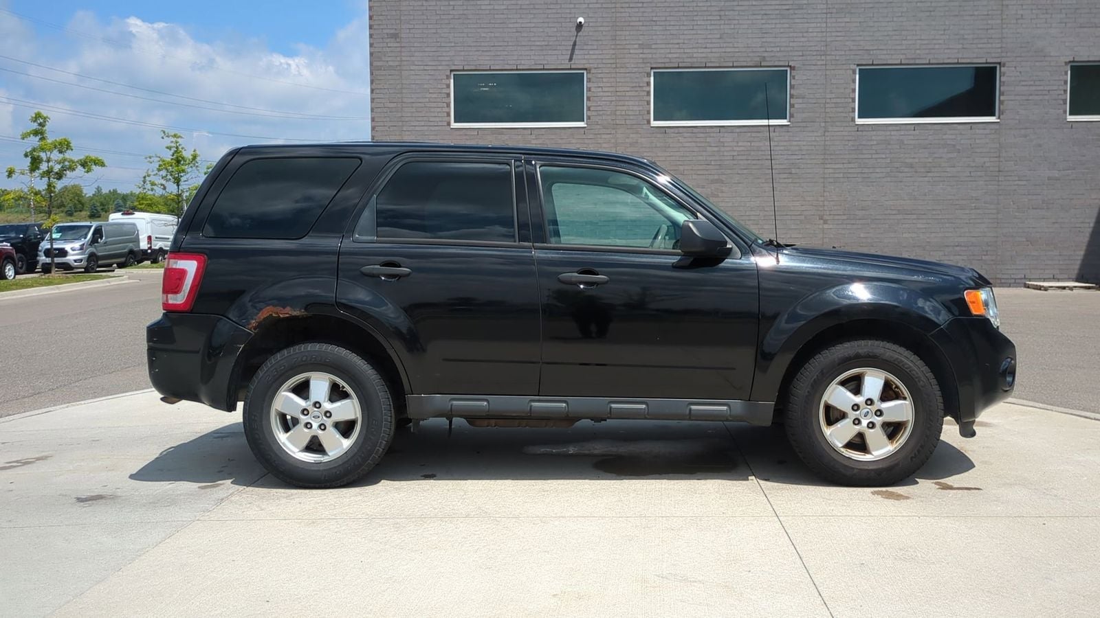 Thumbnail: 2011 Ford Escape - 4