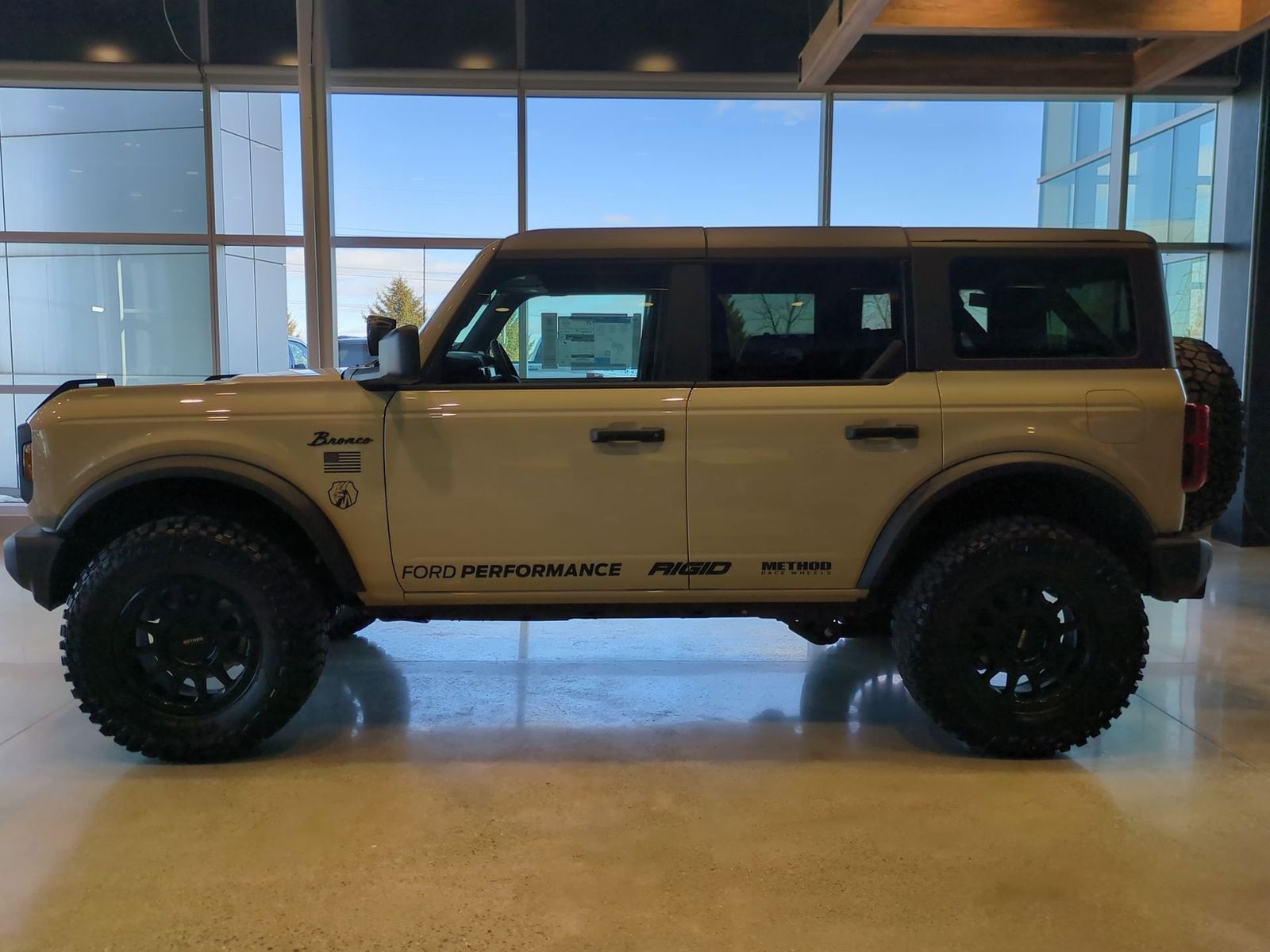 Thumbnail: 2025 Ford Bronco - 3