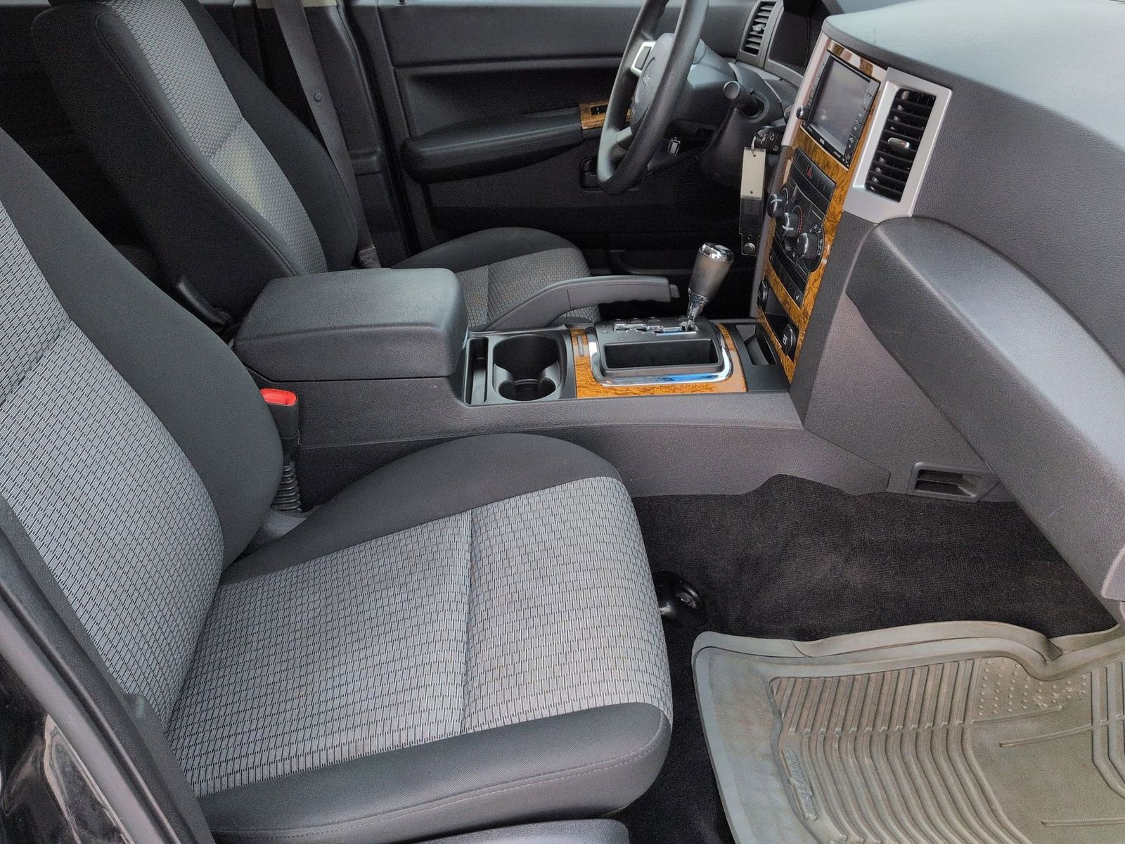 Thumbnail: 2008 Jeep Grand Cherokee - 22