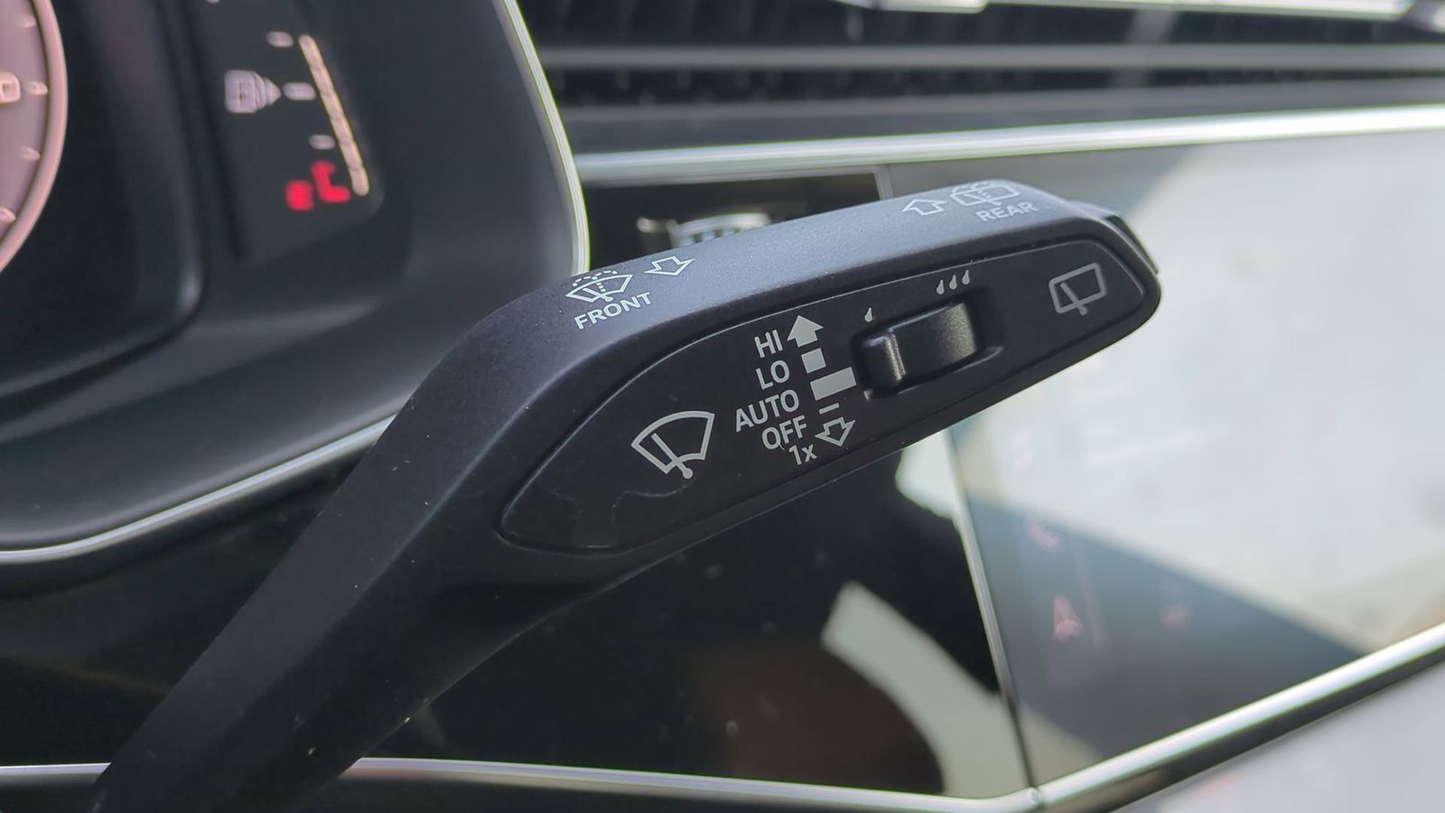 Thumbnail: 2019 Audi Q8 - 27