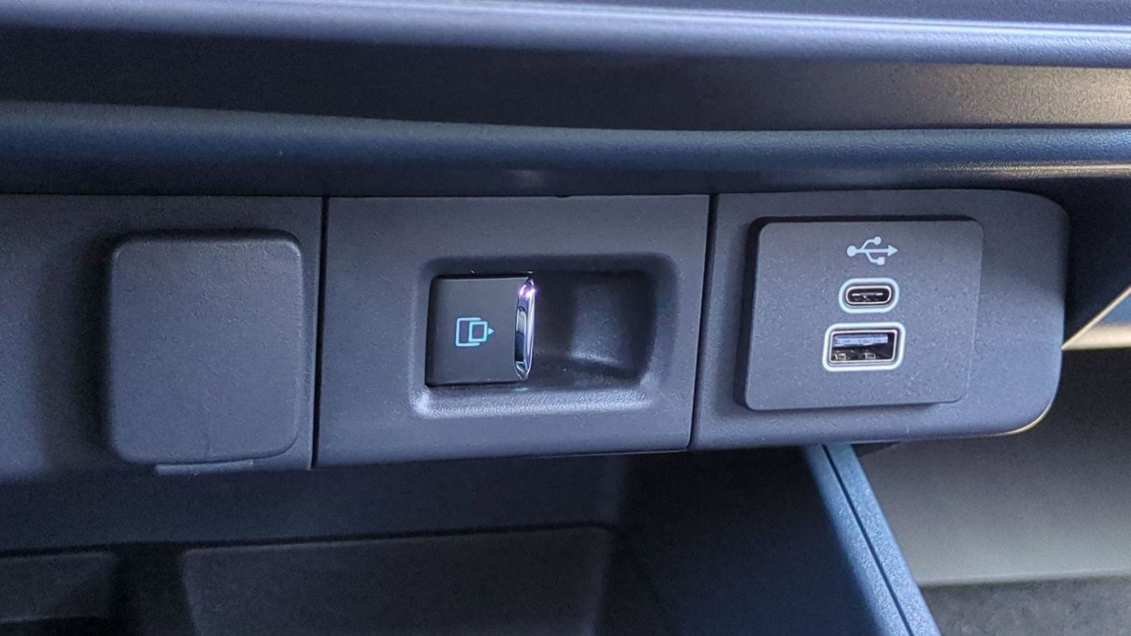 Thumbnail: 2025 Ford Maverick - 29