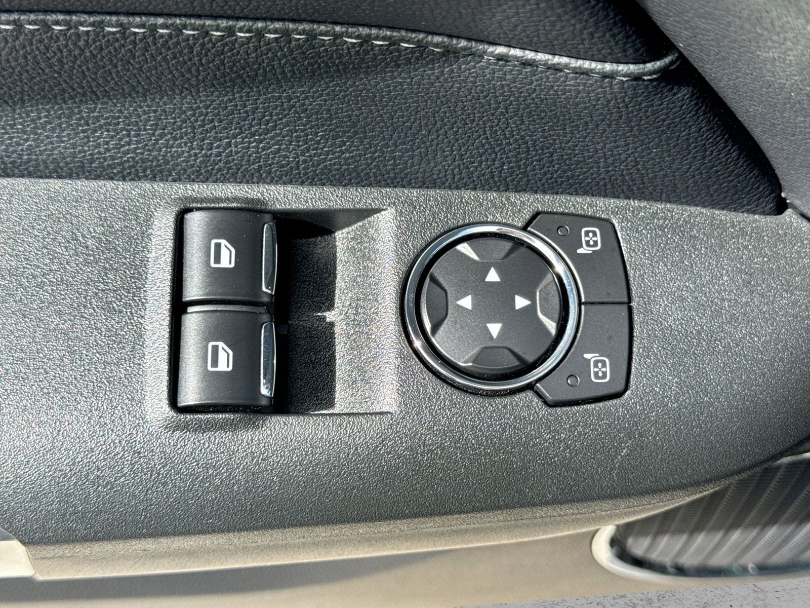 Thumbnail: 2016 Ford Mustang - 15