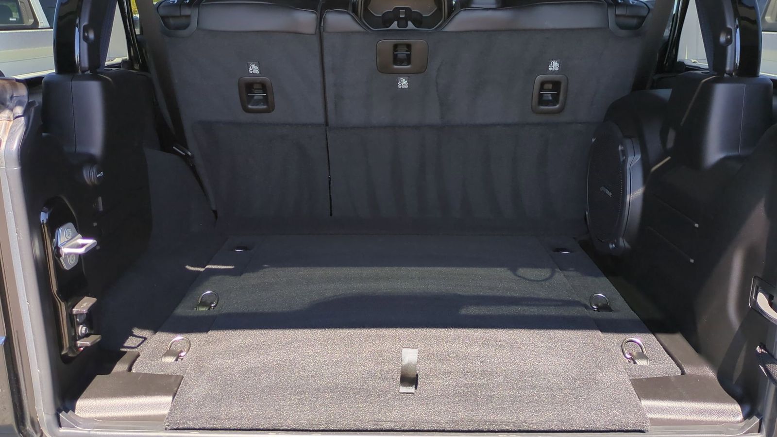 Thumbnail: 2021 Jeep Wrangler - 40