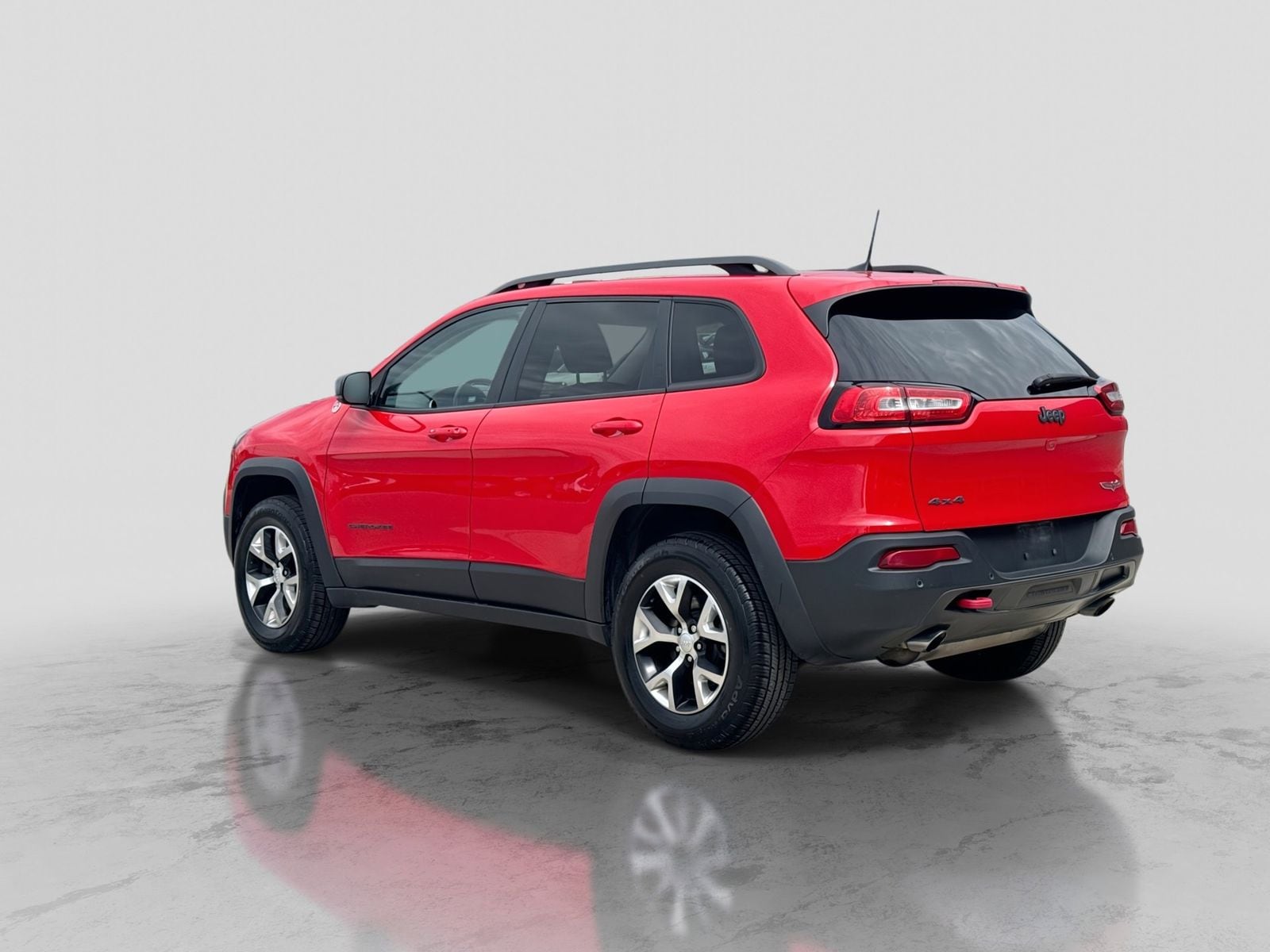 Thumbnail: 2018 Jeep Cherokee - 3