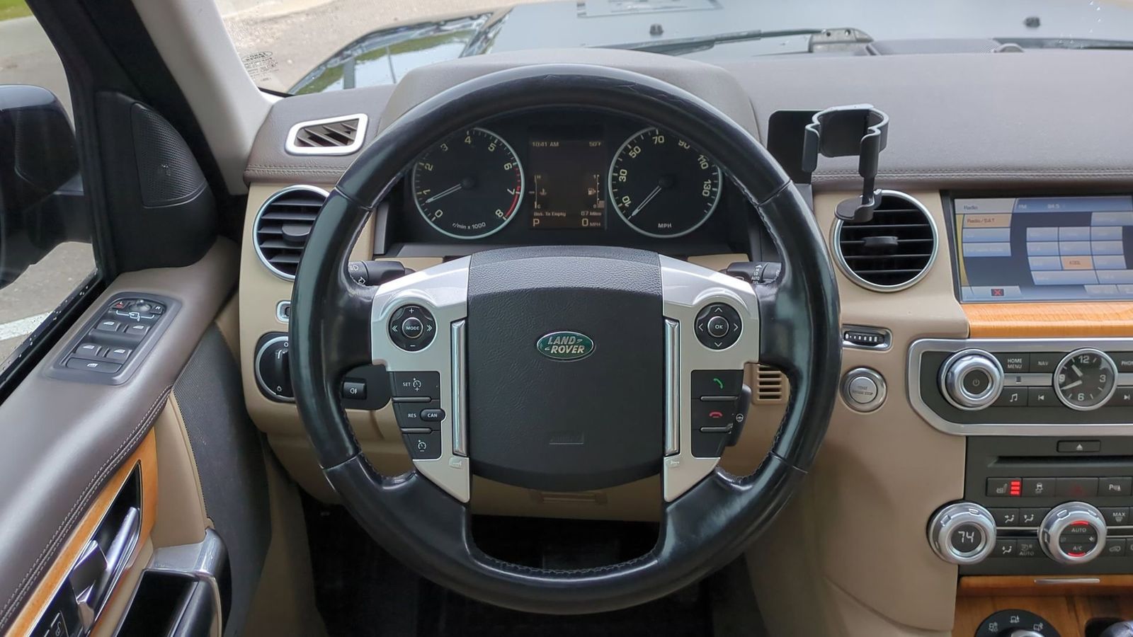 Thumbnail: 2011 Land Rover LR4 - 22