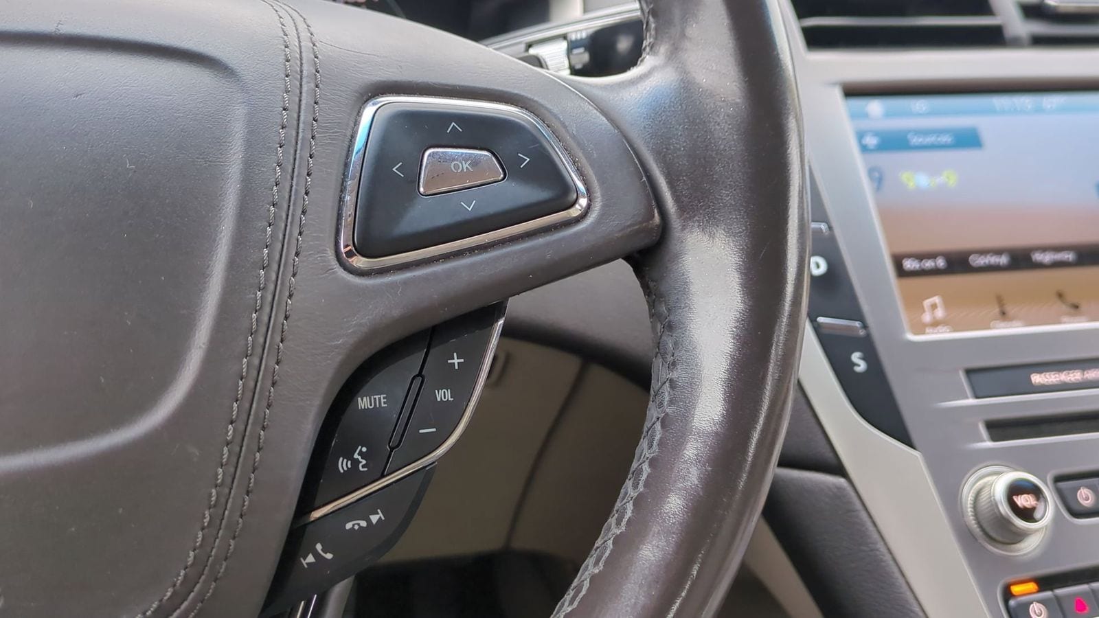 Thumbnail: 2017 Lincoln MKZ - 30