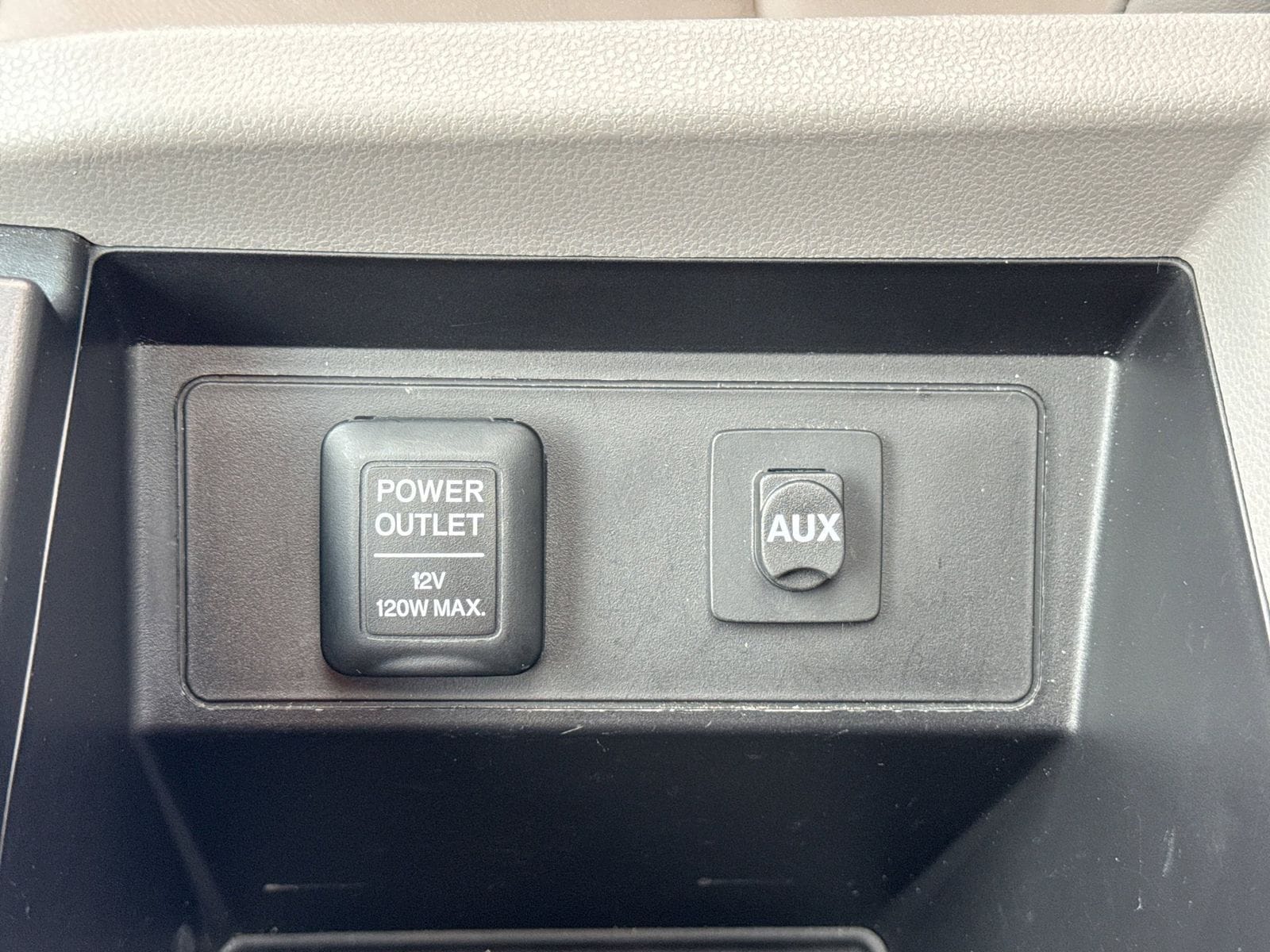 Thumbnail: 2010 Honda Pilot - 30