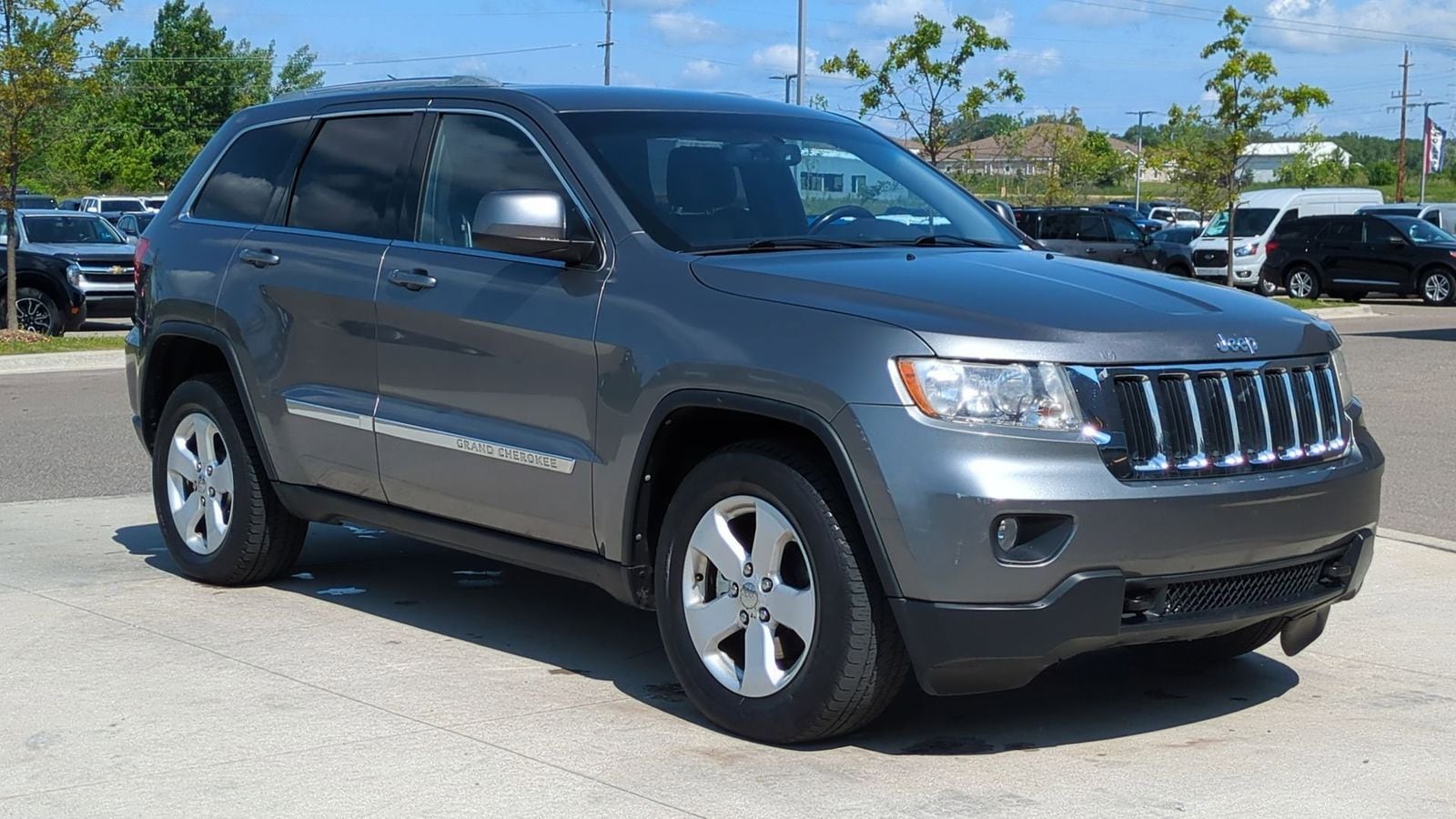 Thumbnail: 2011 Jeep Grand Cherokee - 9