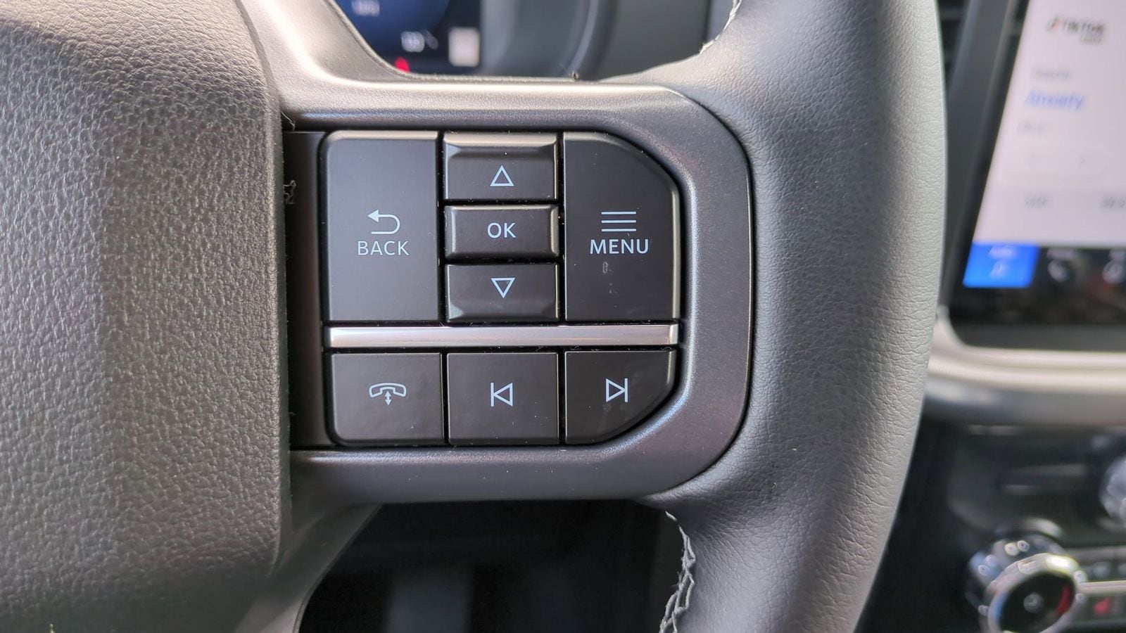 2025 Ford F-150 Lariat 24