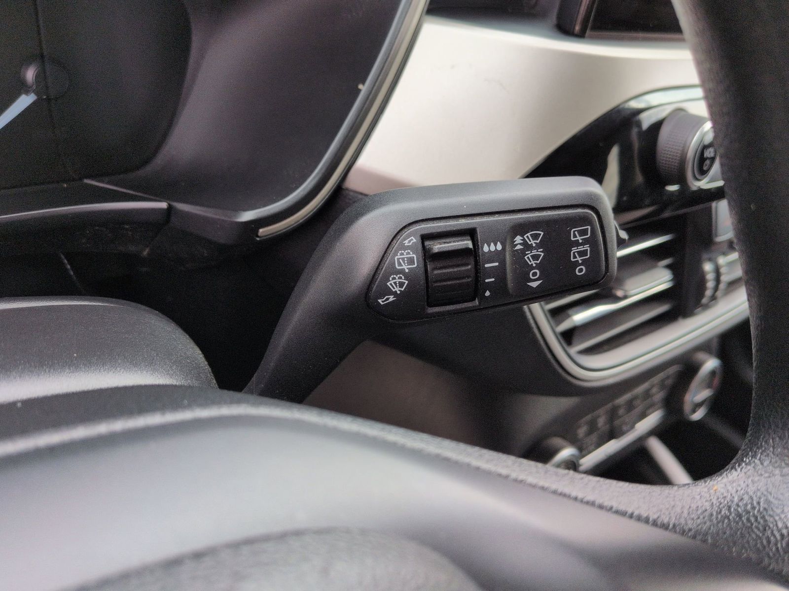 Thumbnail: 2020 Ford Escape - 25