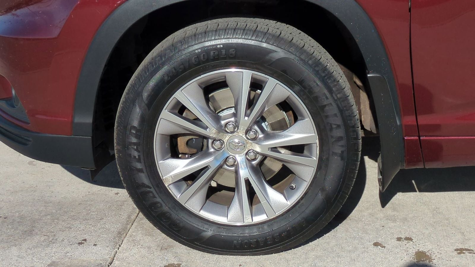 Thumbnail: 2015 Toyota Highlander - 11