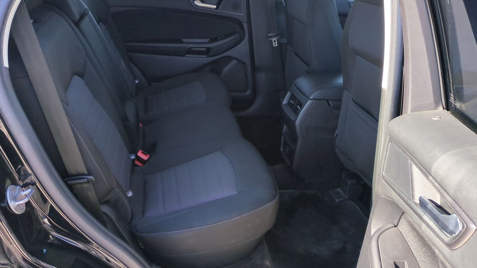 Thumbnail: 2018 Ford Edge - 18