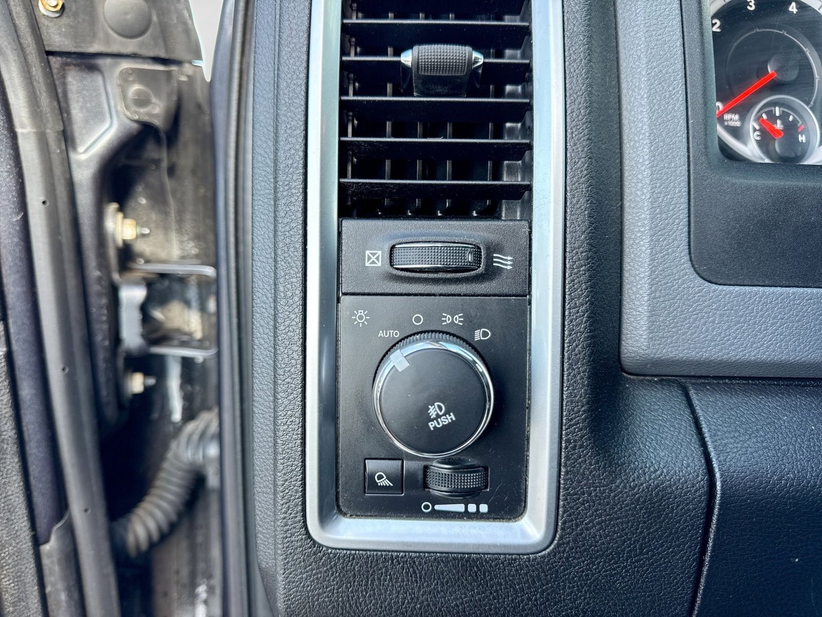 Thumbnail: 2014 RAM 1500 - 29