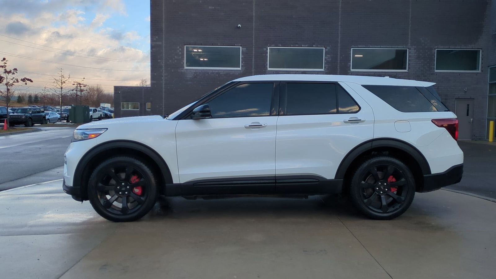 Thumbnail: 2022 Ford Explorer - 3