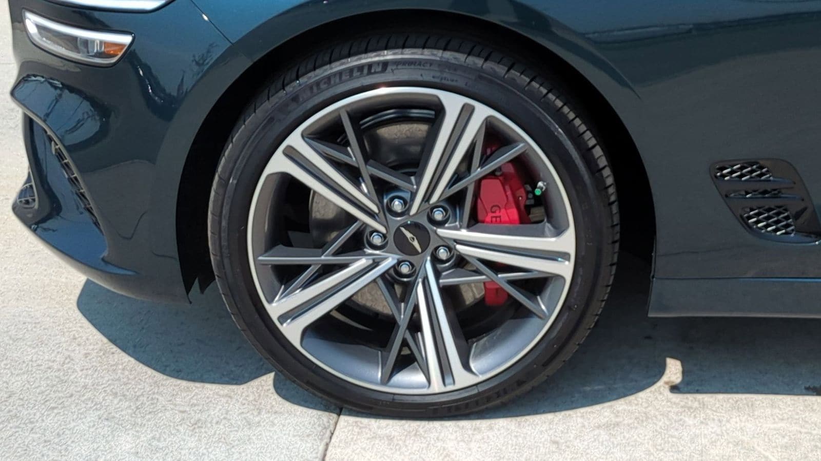 Thumbnail: 2025 Genesis G70 - 14