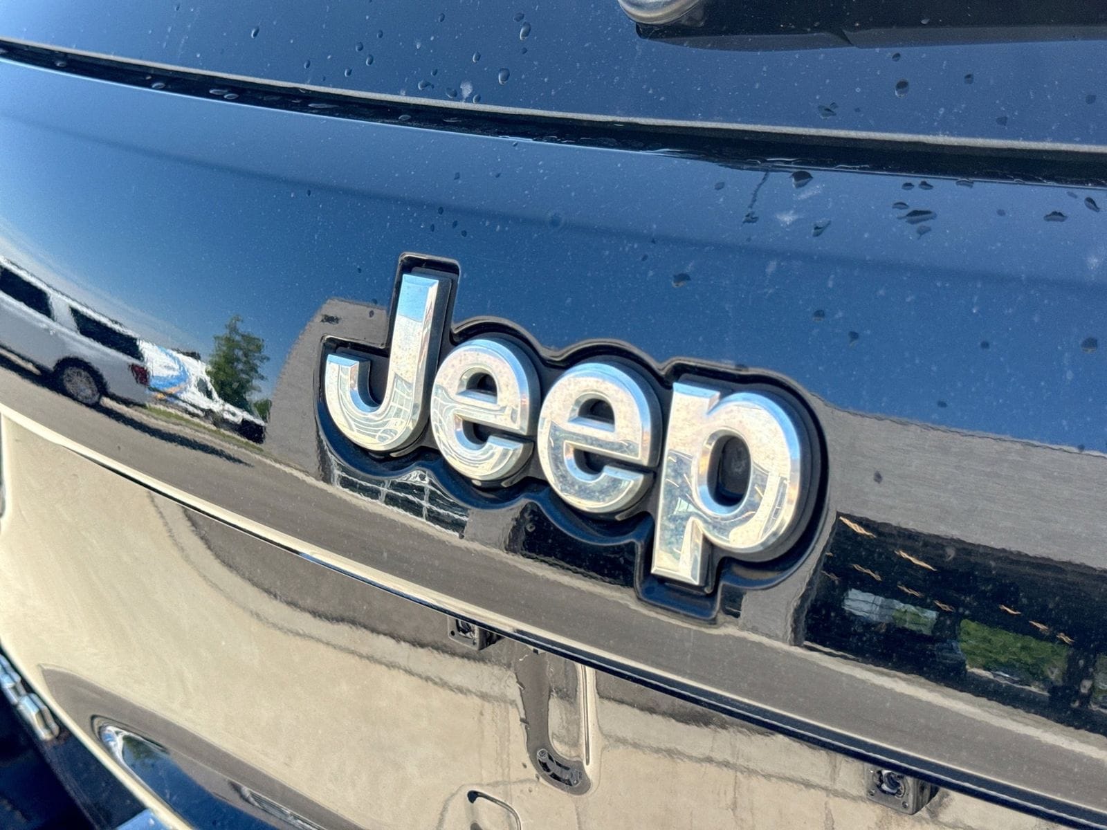 Thumbnail: 2017 Jeep Grand Cherokee - 13