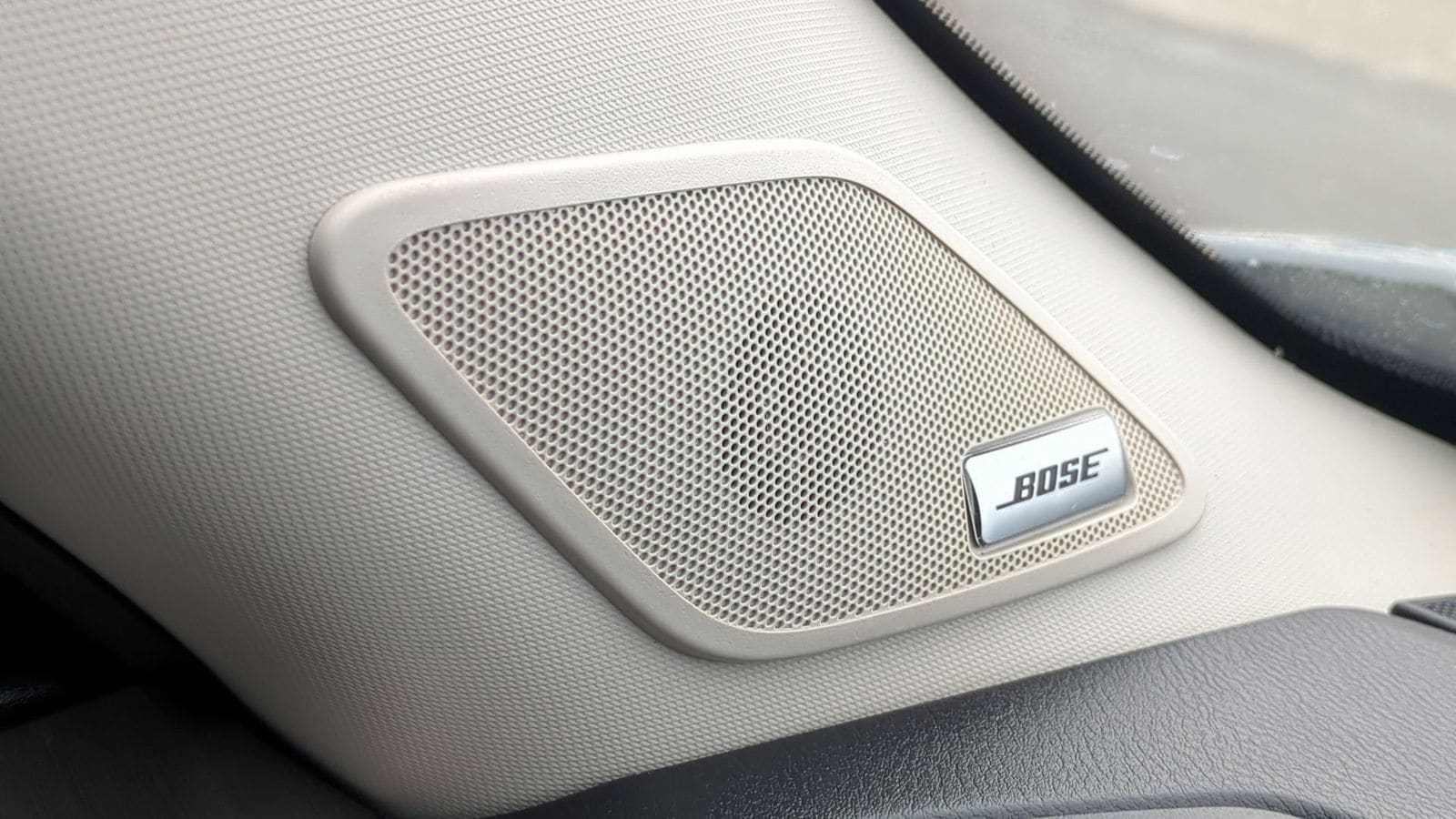 Thumbnail: 2022 Nissan Pathfinder - 32