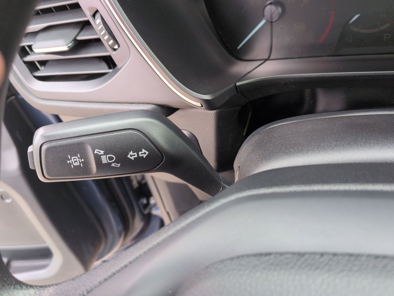 Thumbnail: 2020 Ford Escape - 26