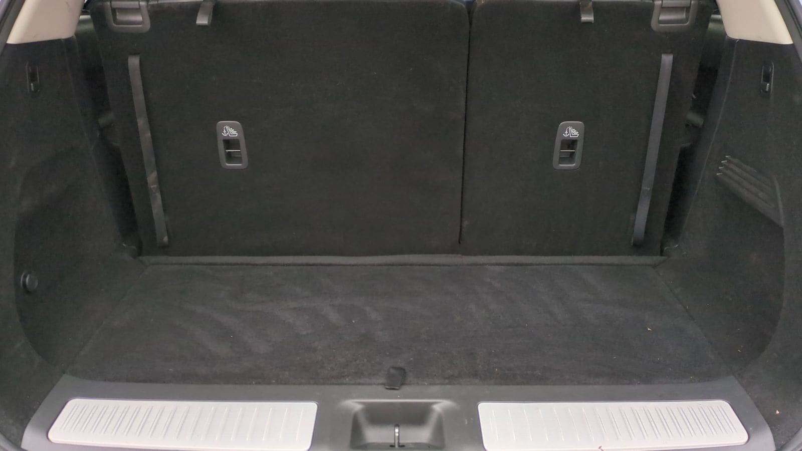 Thumbnail: 2023 INFINITI QX60 - 36