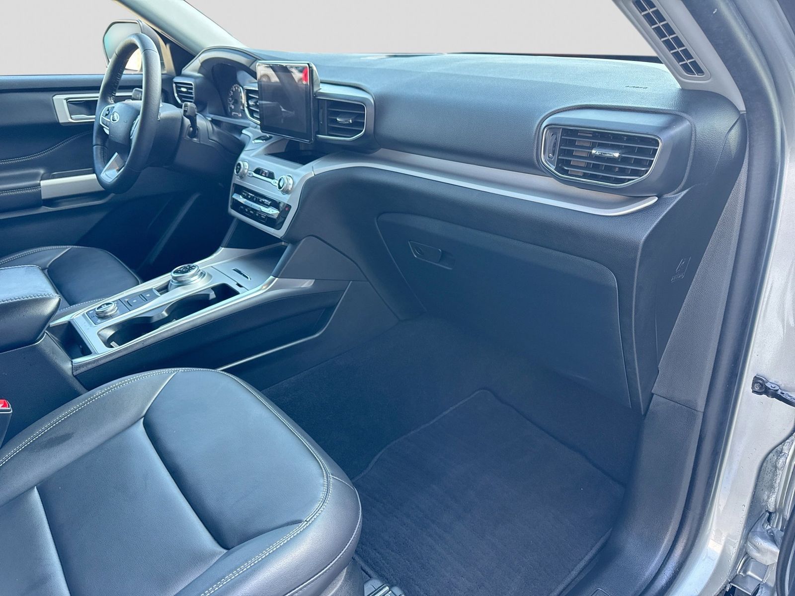 Thumbnail: 2024 Ford Explorer - 8