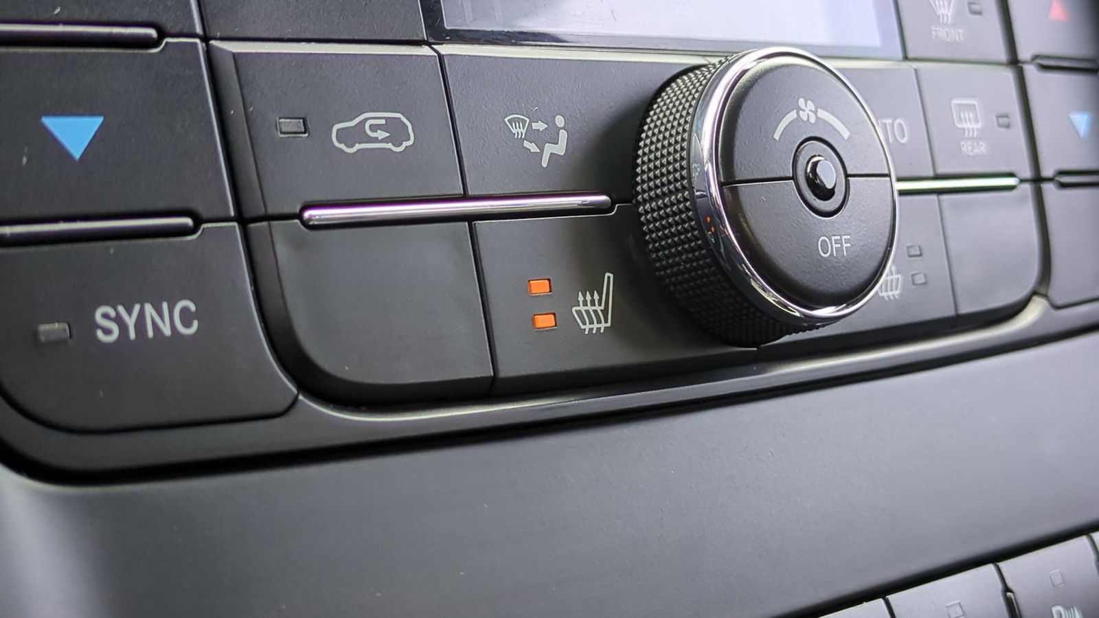 2013 Jeep Grand Cherokee Laredo 30