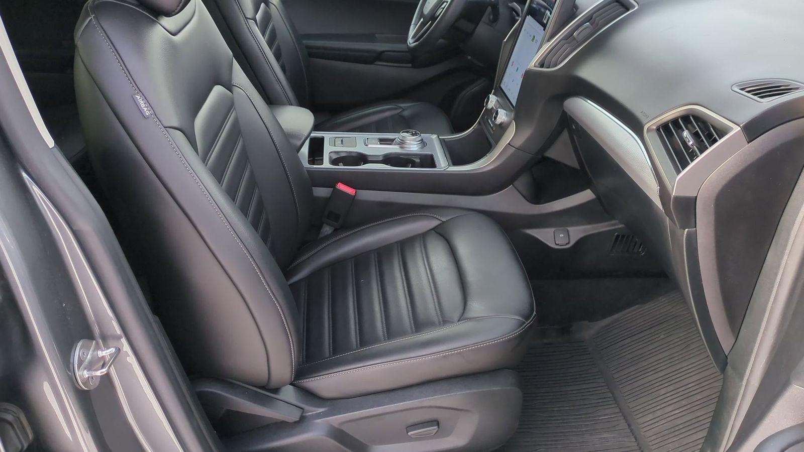 Thumbnail: 2021 Ford Edge - 21