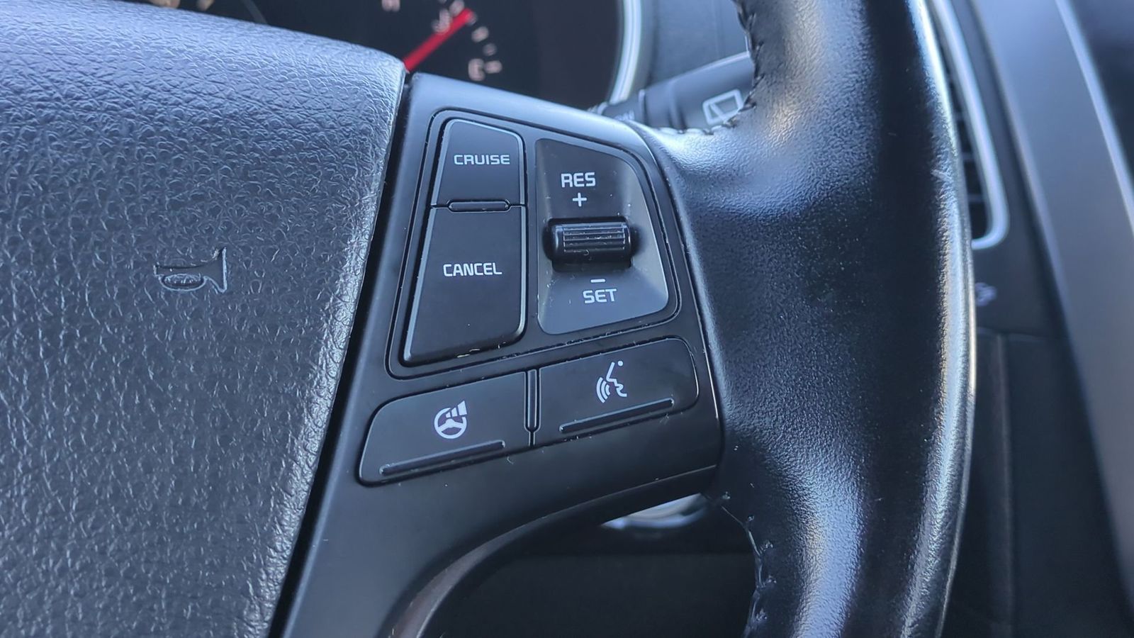 Thumbnail: 2014 Kia Sorento - 24