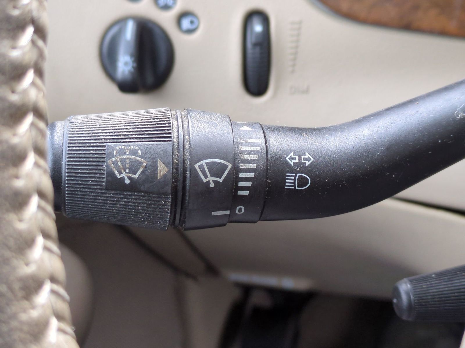 Thumbnail: 2003 Ford Explorer Sport Trac - 28