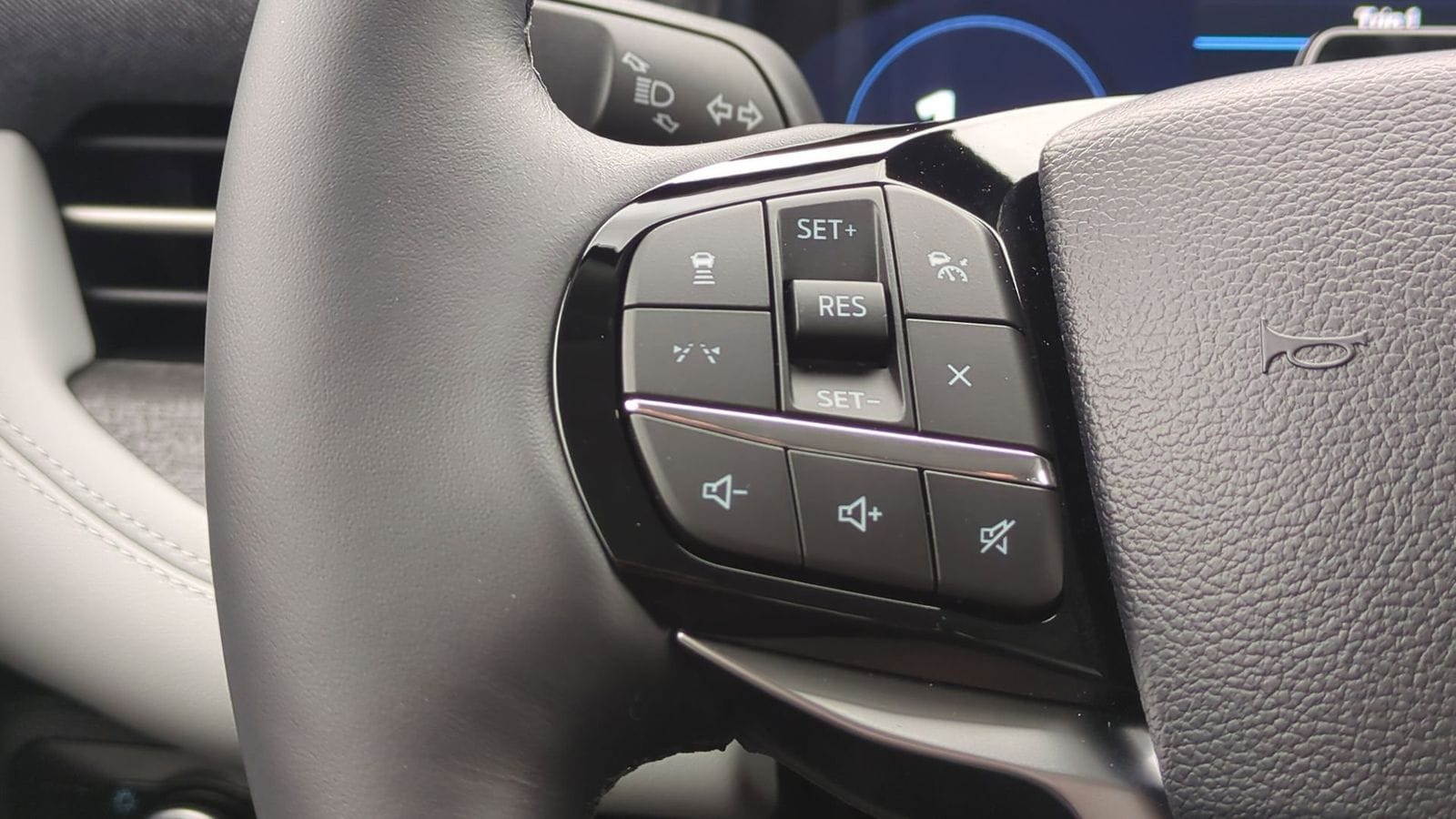 Thumbnail: 2025 Ford Explorer - 22