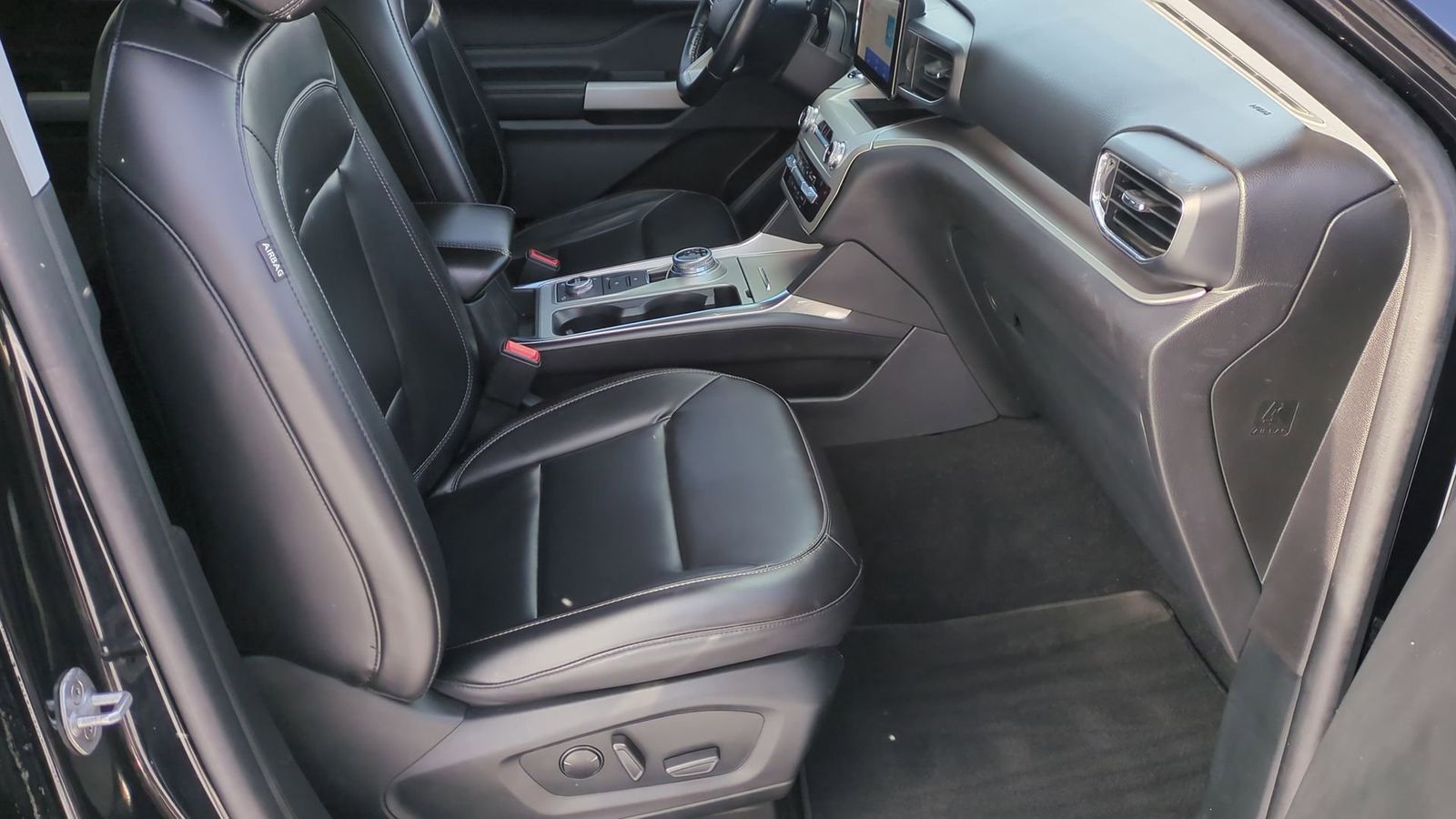 Thumbnail: 2021 Ford Explorer - 26