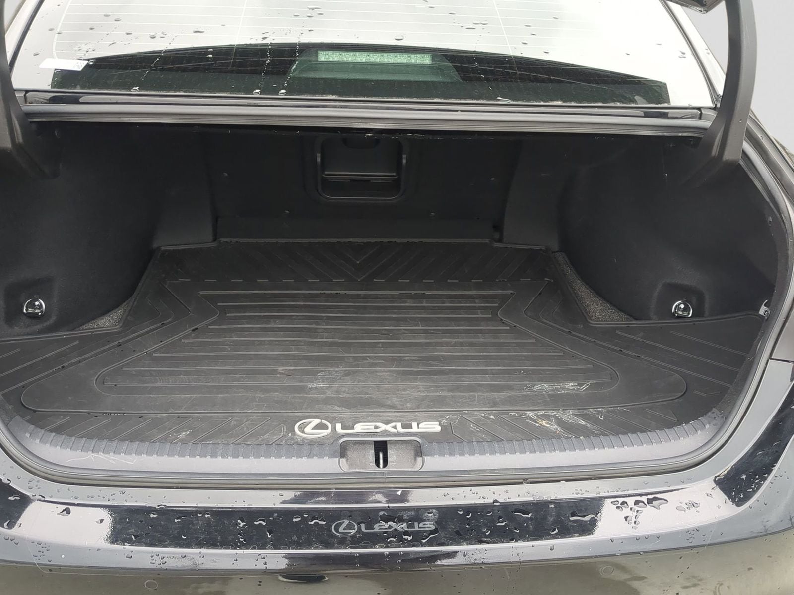 Thumbnail: 2021 Lexus ES - 39