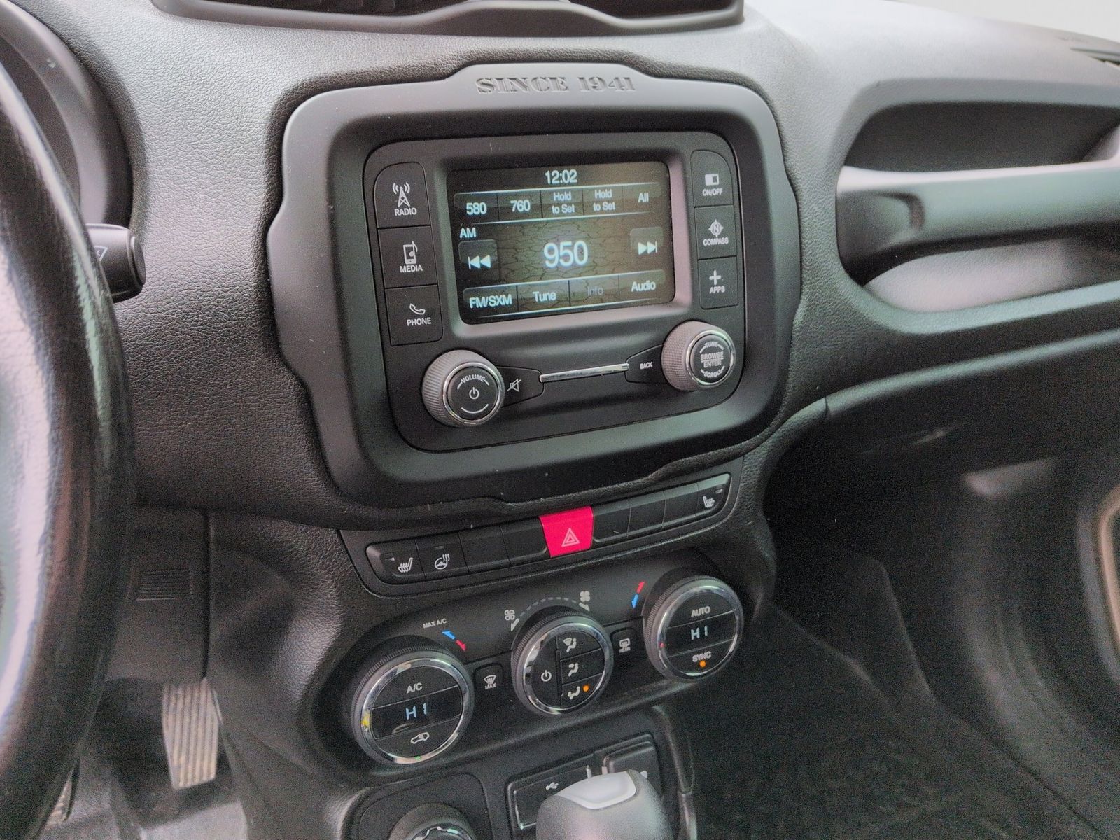 Thumbnail: 2017 Jeep Renegade - 33