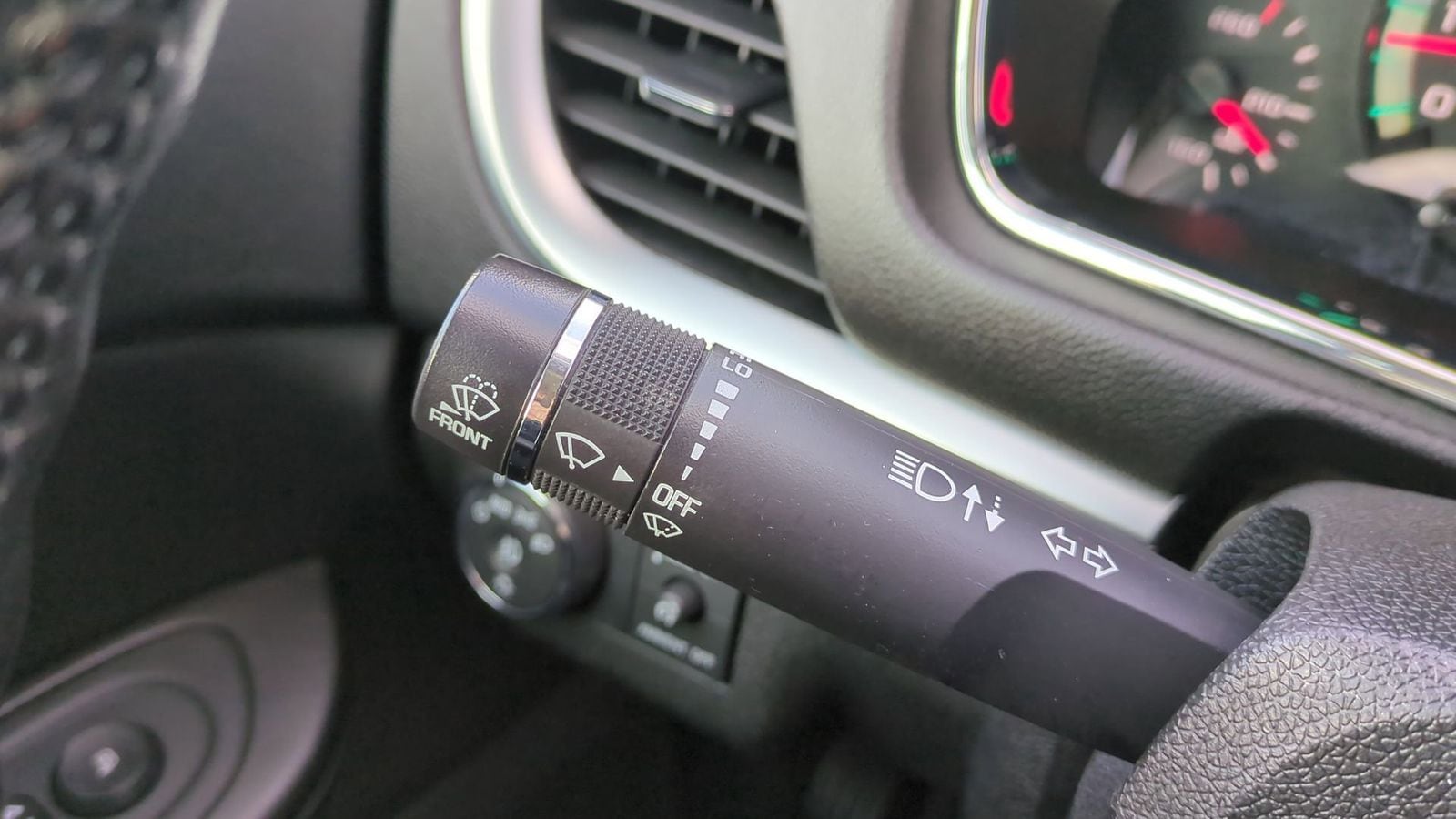 Thumbnail: 2017 Chevrolet Traverse - 28