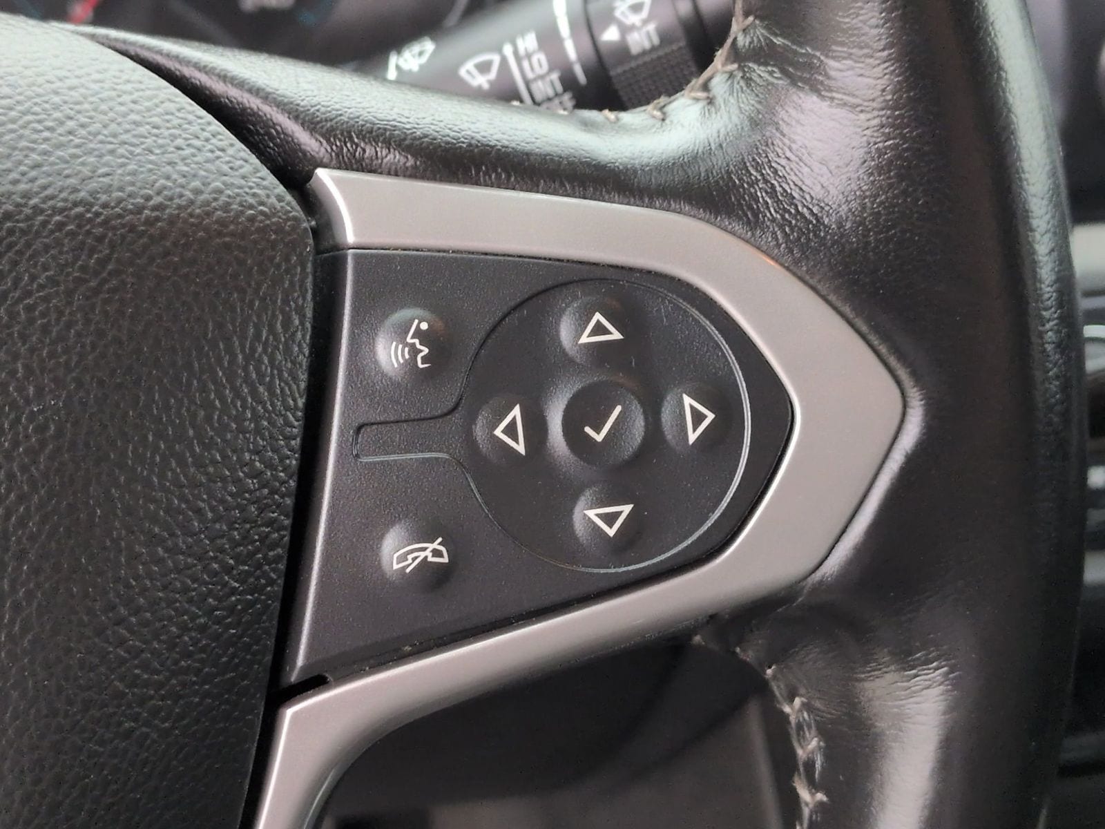 Thumbnail: 2022 Chevrolet Colorado - 28