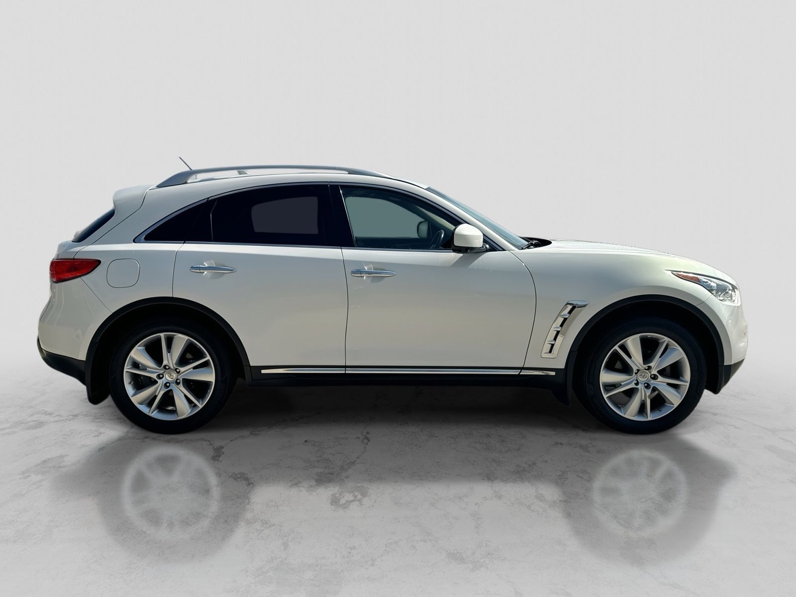 Thumbnail: 2012 INFINITI FX35 - 9