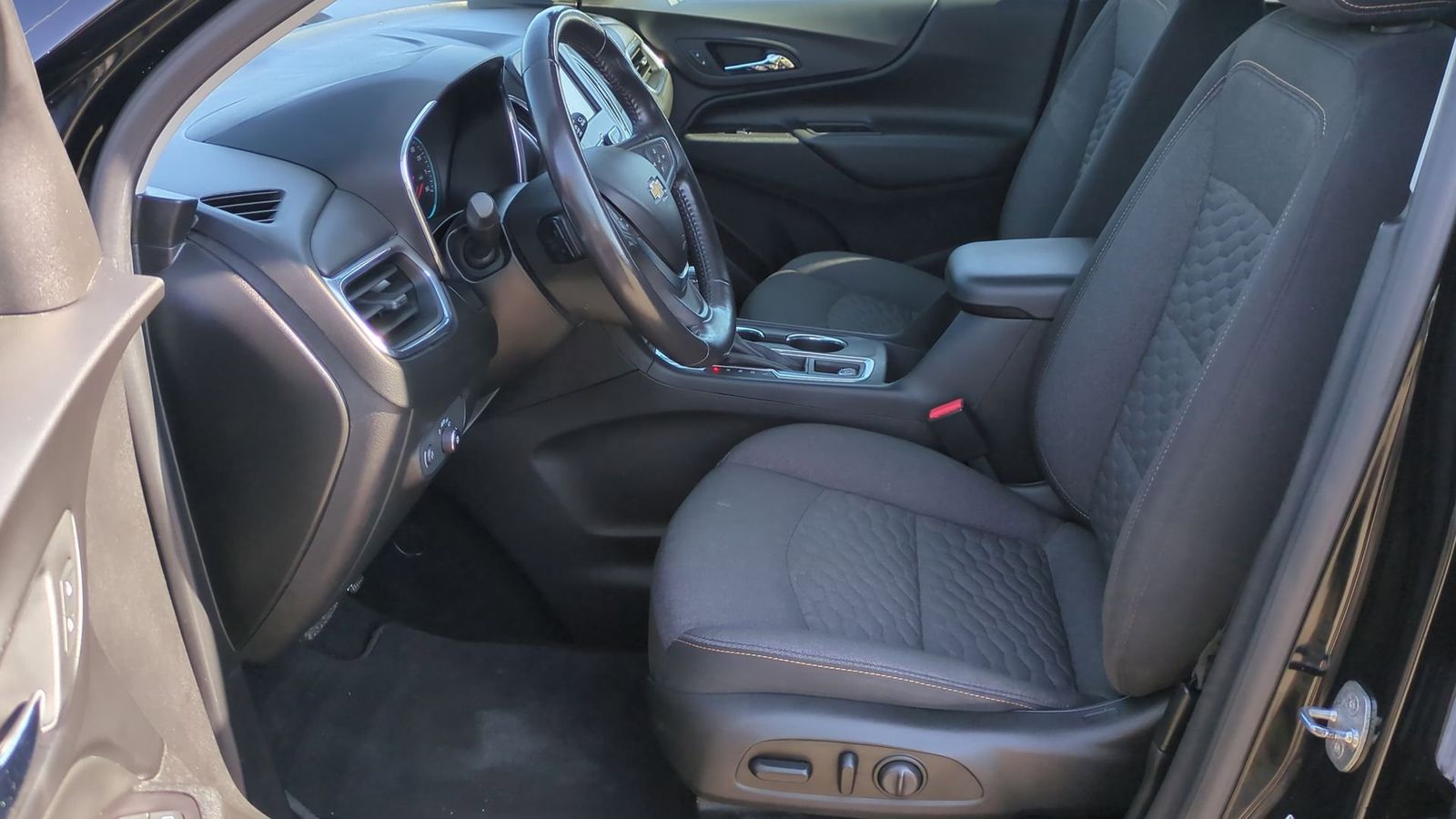 Thumbnail: 2019 Chevrolet Equinox - 17