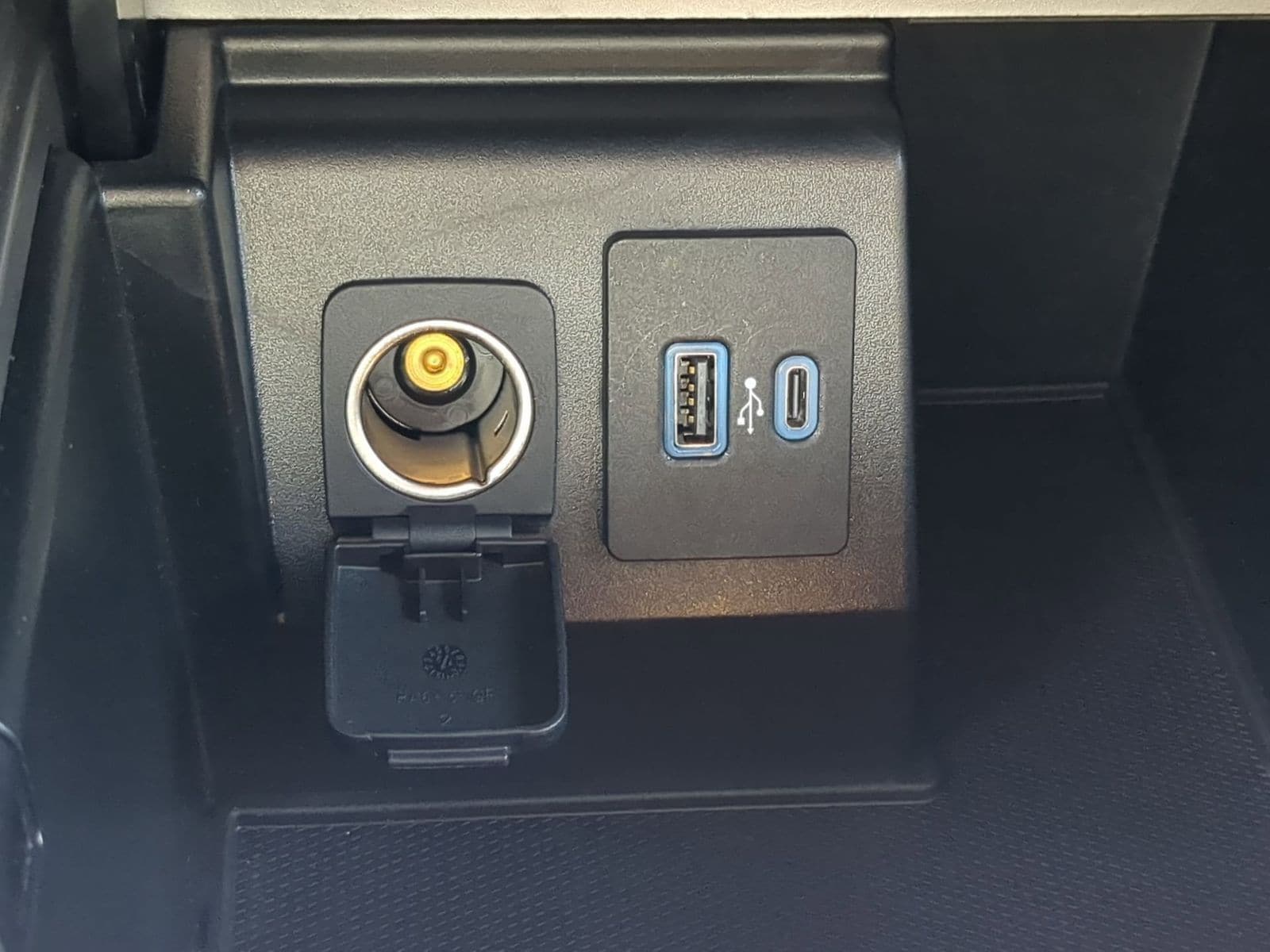 Thumbnail: 2020 Ford Explorer - 34