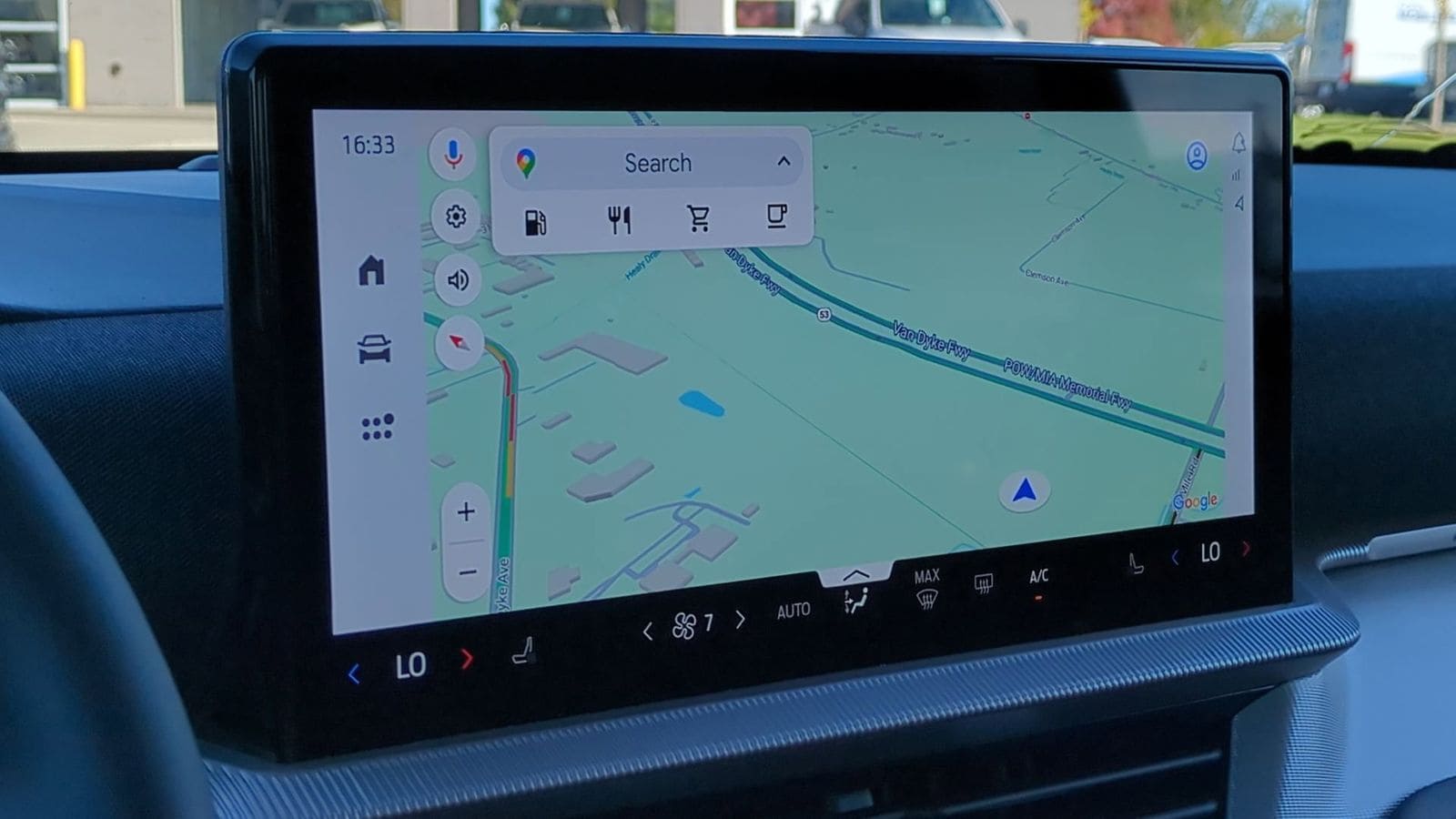 Thumbnail: 2025 Ford Explorer - 28