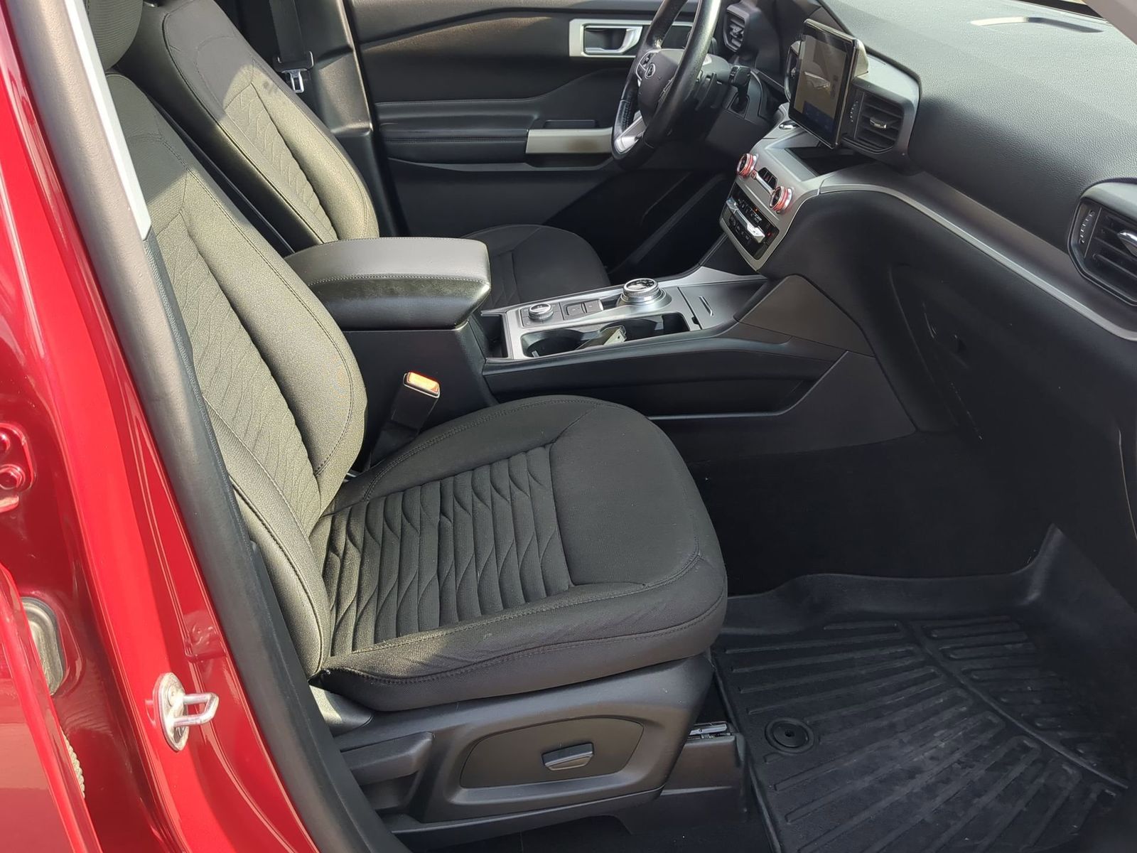 Thumbnail: 2020 Ford Explorer - 25