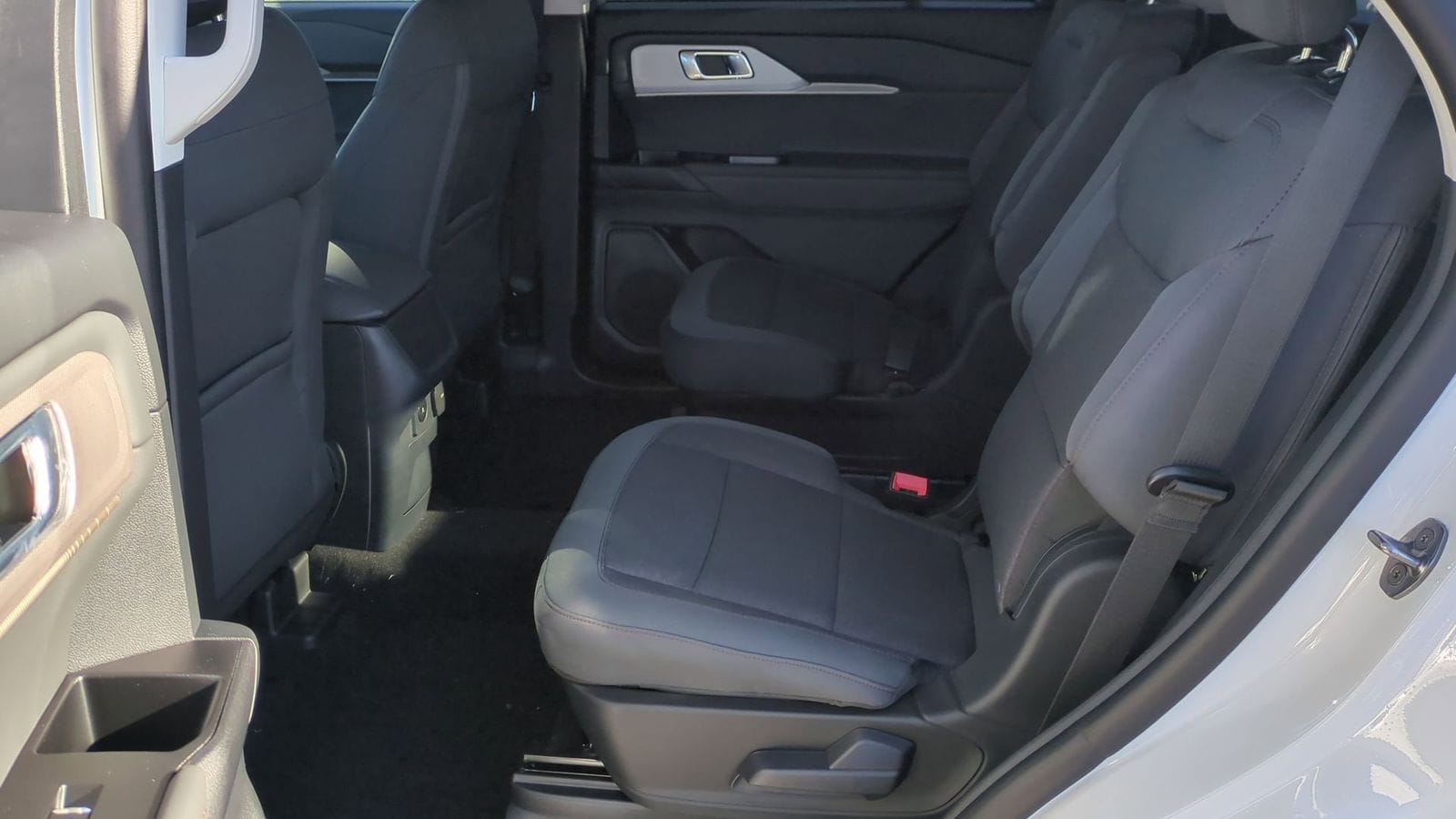 Thumbnail: 2025 Ford Explorer - 18