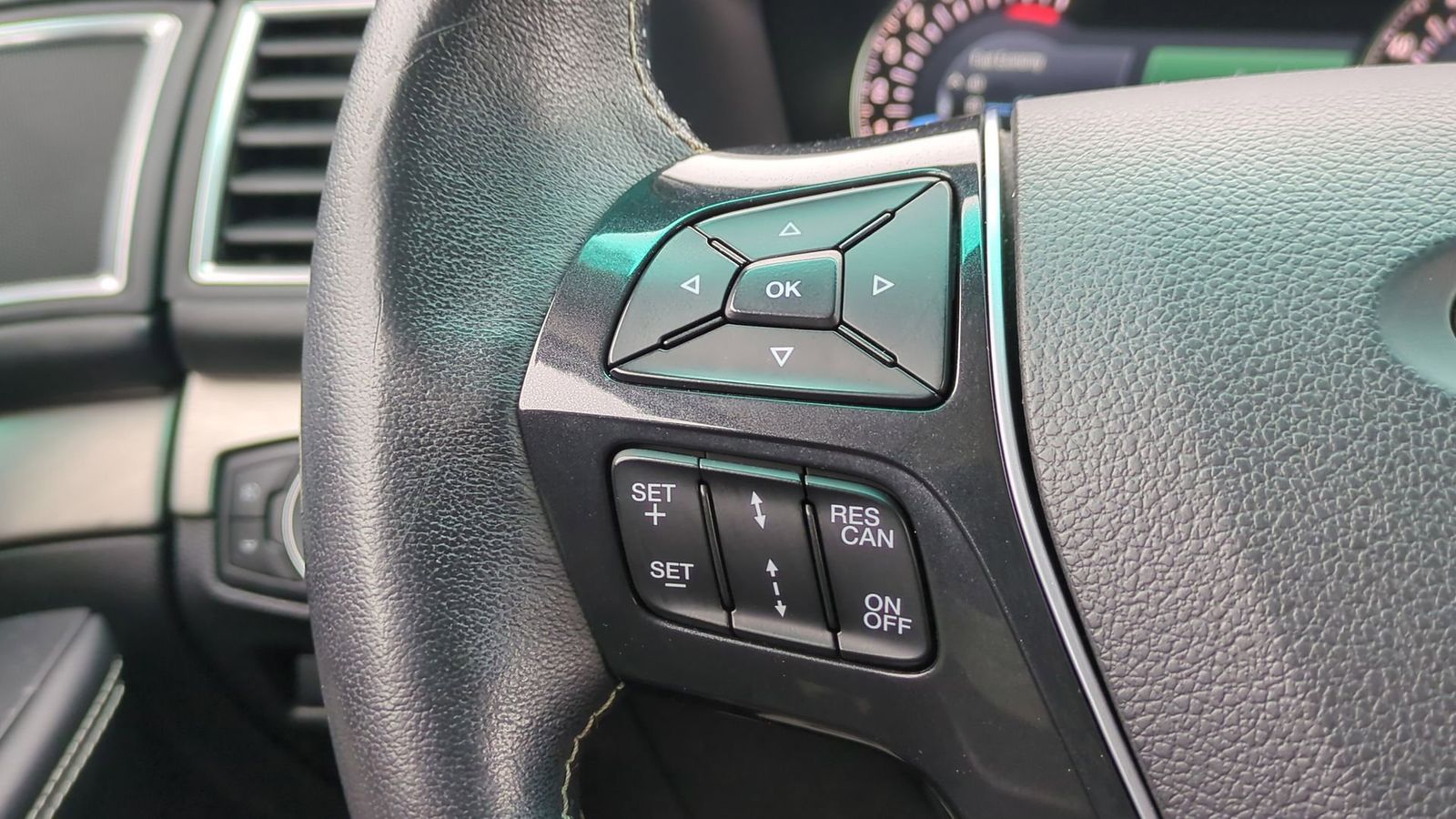 Thumbnail: 2016 Ford Explorer - 24