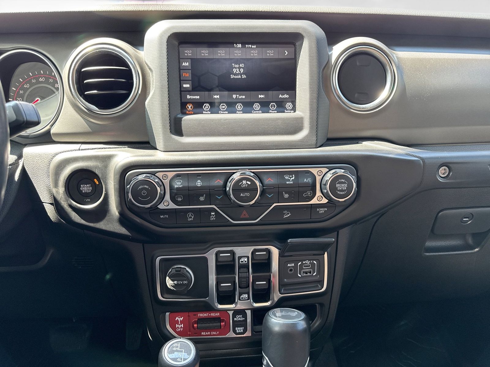 Thumbnail: 2021 Jeep Wrangler - 28