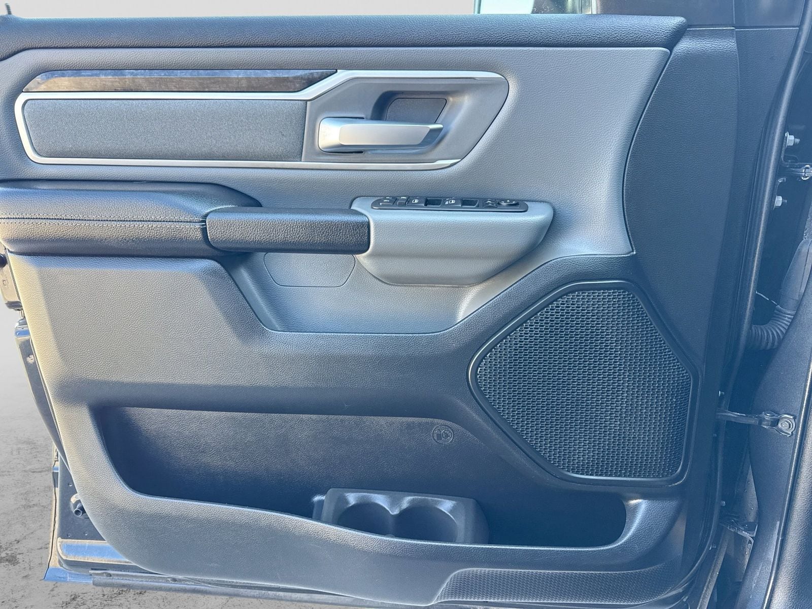 Thumbnail: 2020 RAM 1500 - 32