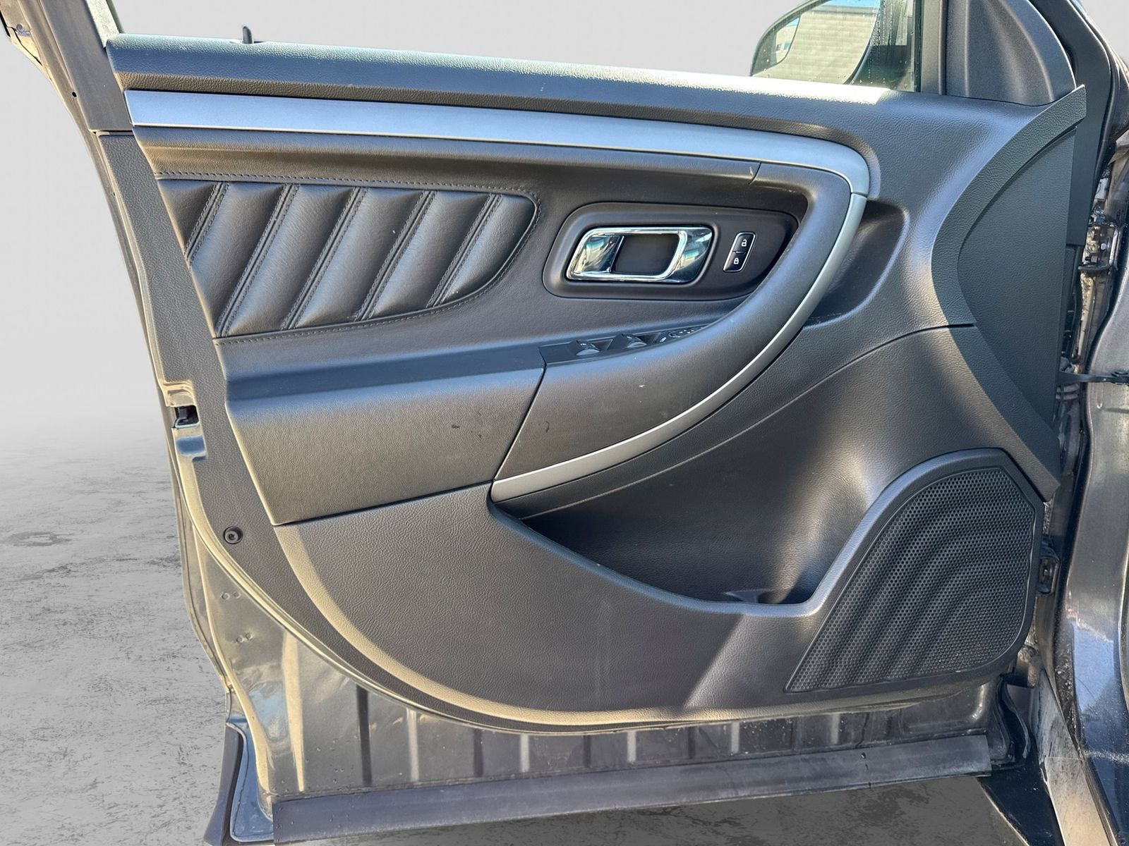 Thumbnail: 2015 Ford Taurus - 33