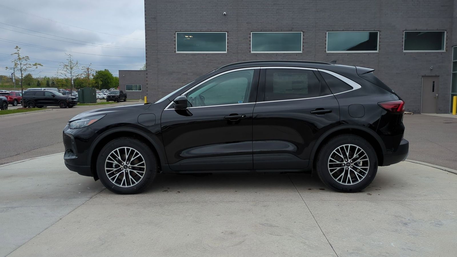 2024 Ford Escape Plug-In Hybrid Base photo 2
