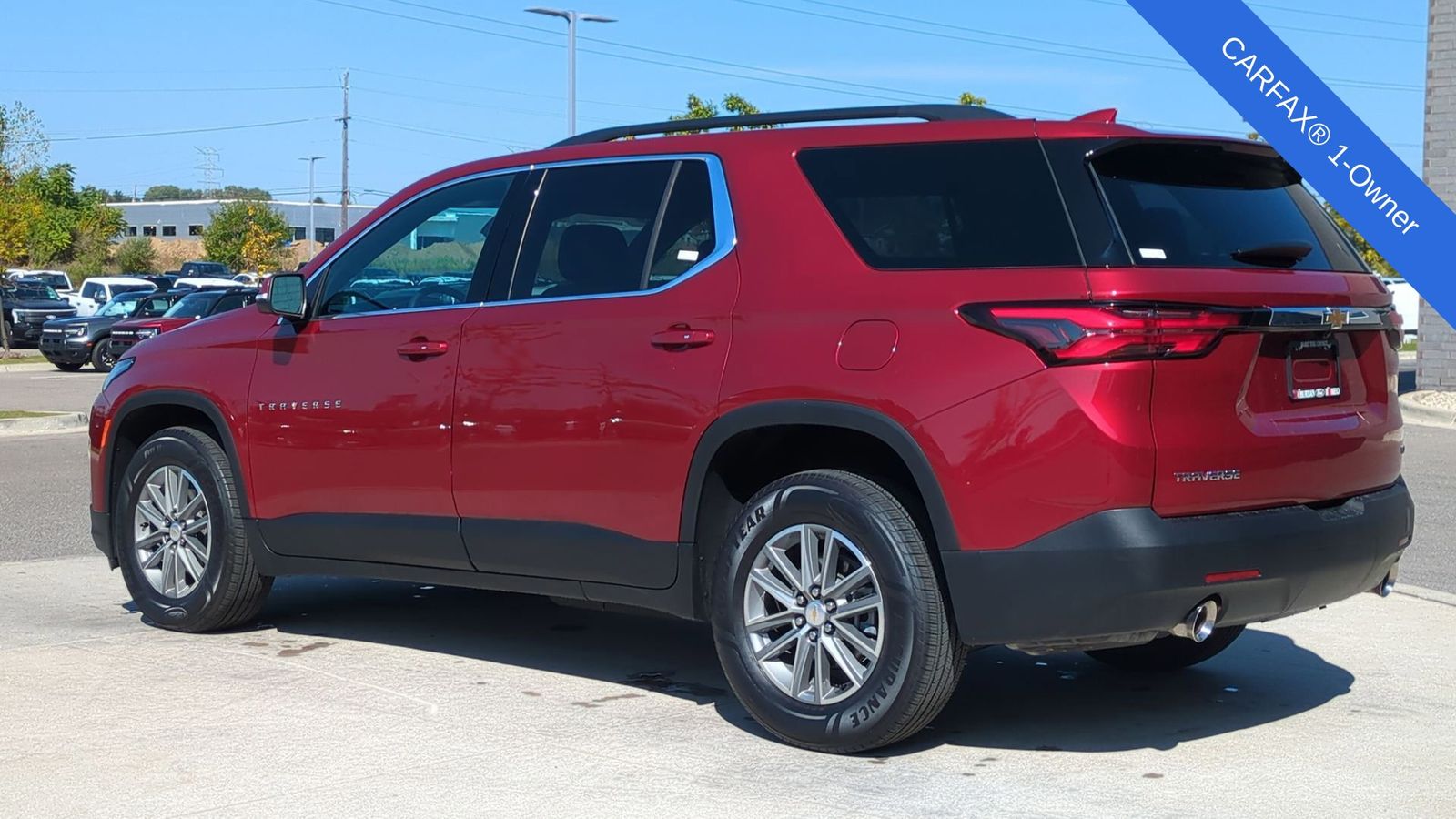 2023 Chevrolet Traverse photo 2
