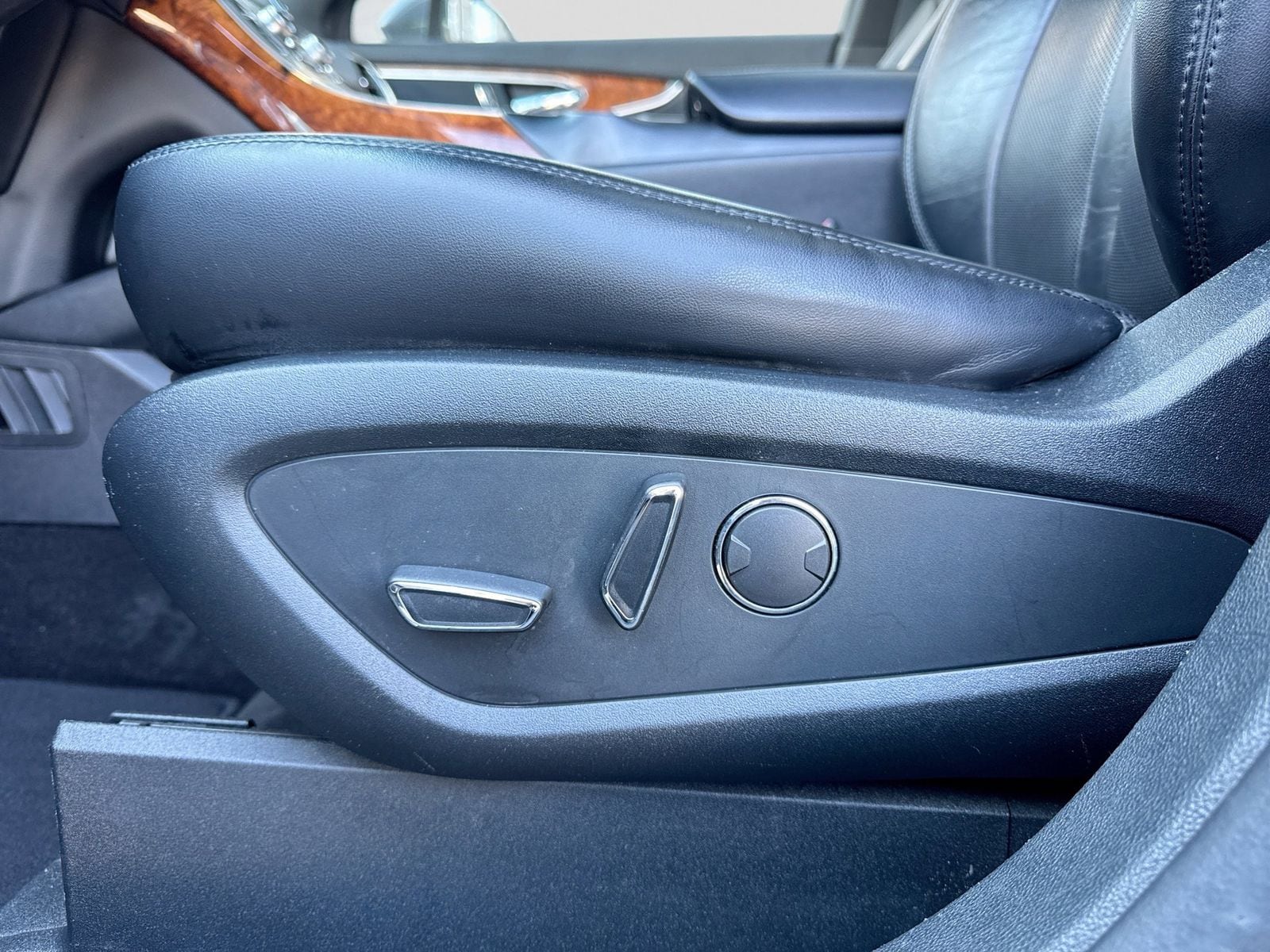 Thumbnail: 2019 Lincoln Nautilus - 3