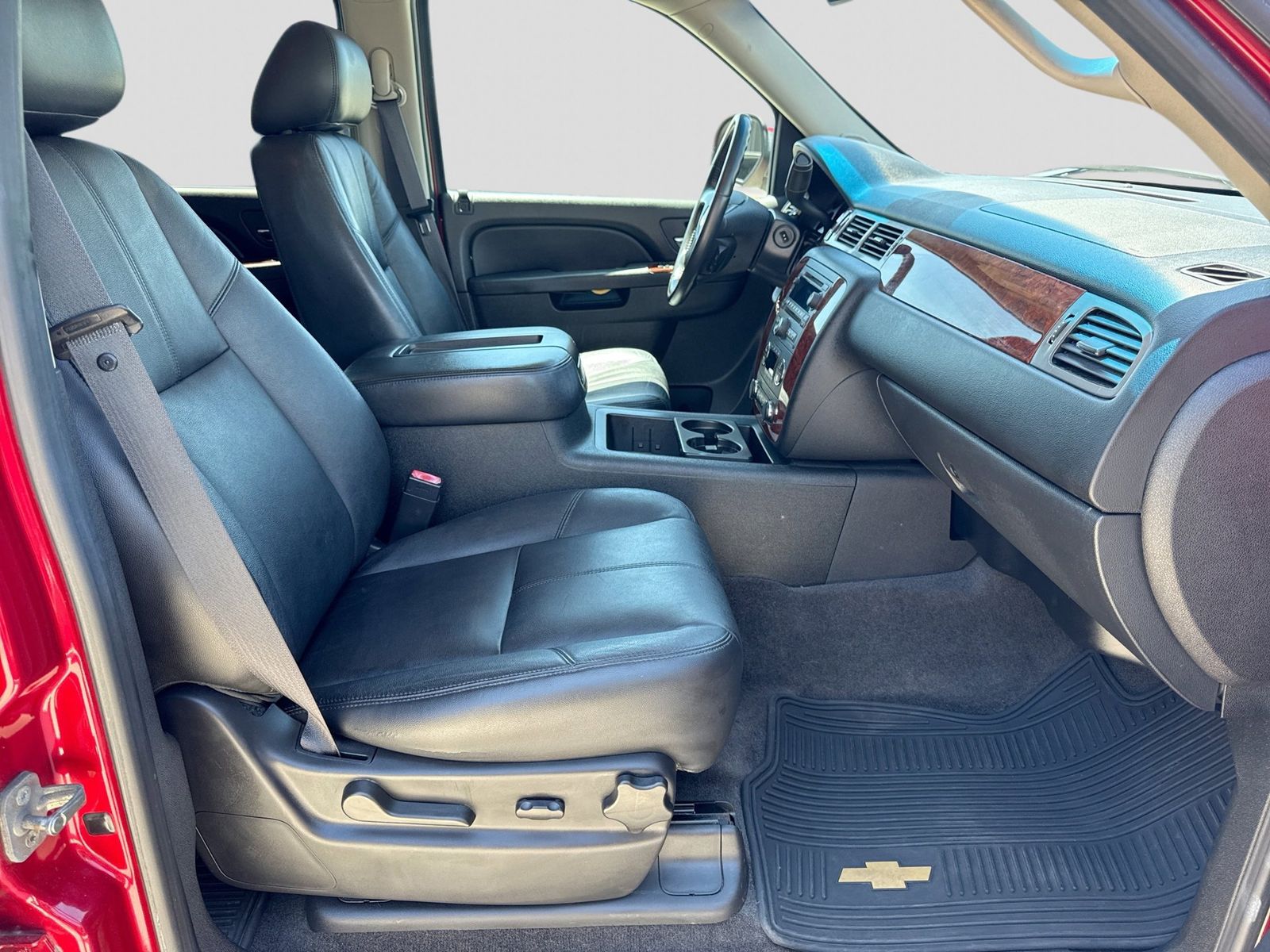 Thumbnail: 2012 Chevrolet Suburban - 28