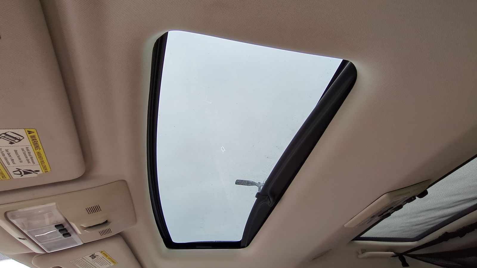 Thumbnail: 2011 Land Rover LR4 - 17